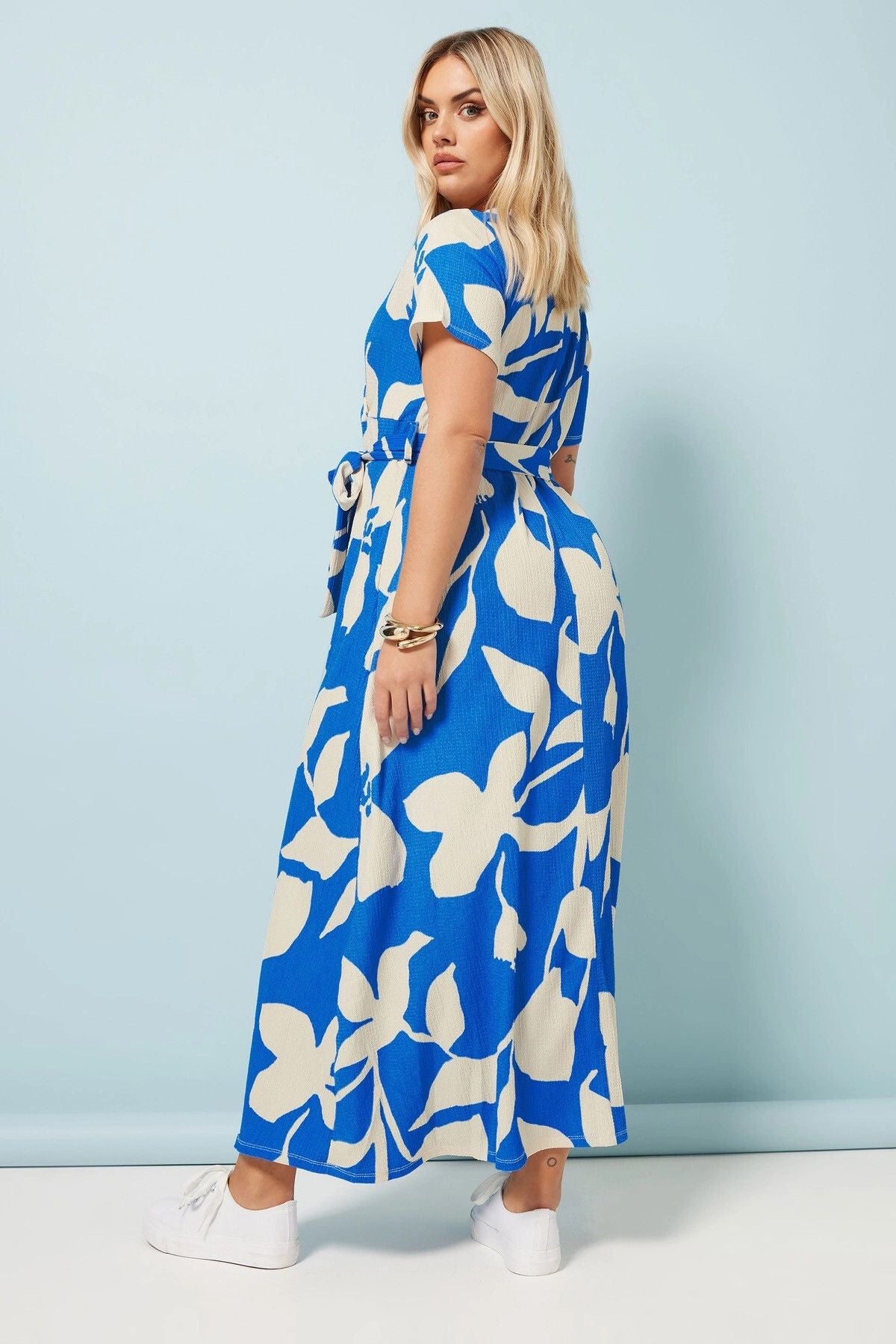 Büyük Beden V Yaka Çiçek Desenli Bürümcük Kumaş Elbise 304072