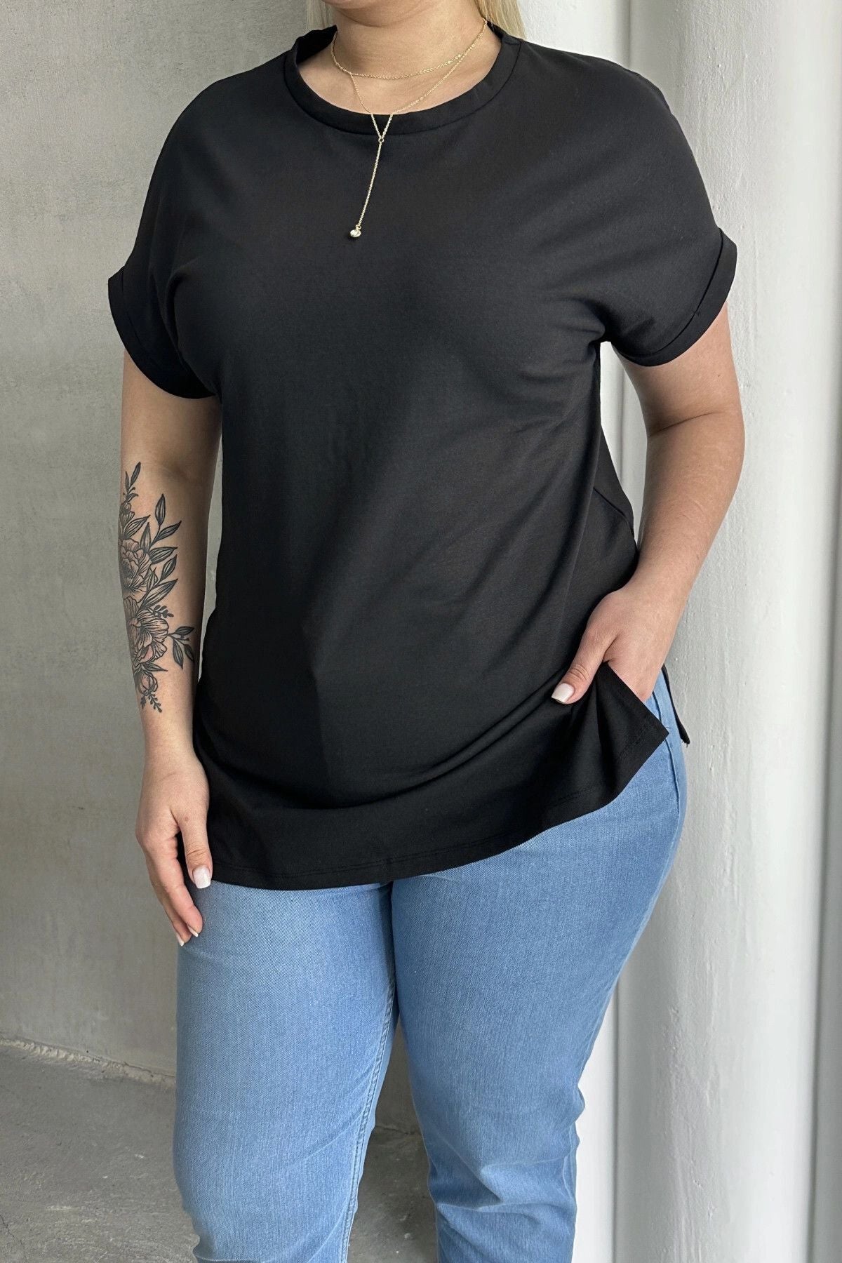 Büyük Beden Kısa Kollu Bisiklet Yaka Yanları Yırtmaçlı Basic T-shirt RFT-01