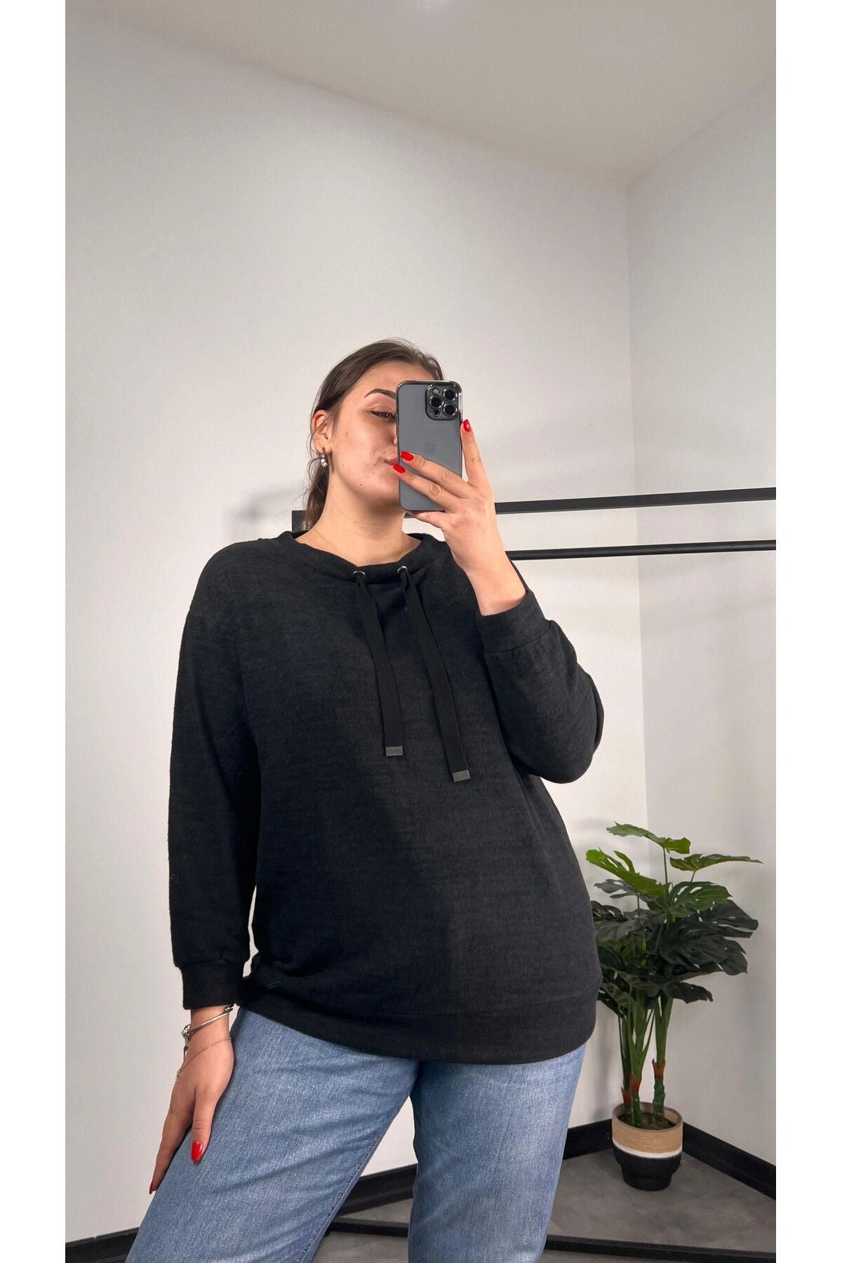 Büyük Beden Kapüşonsuz Yakası Bağcıklı Uzun Kollu Sweatshirt 301520