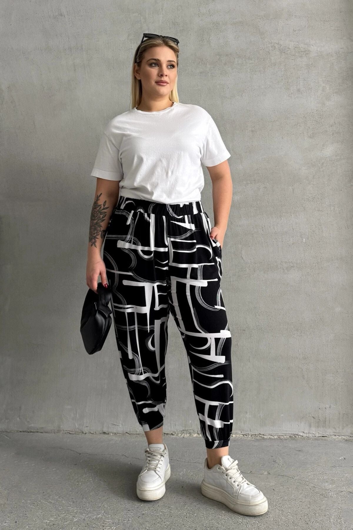 Büyük Beden Beli ve Paçası Lastikli Desenli Cepli Pantolon 98-4