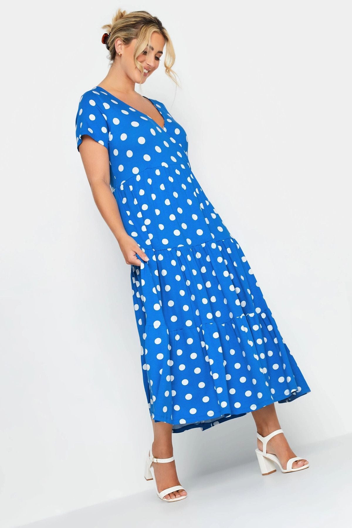 Büyük Beden V Yaka Kısa Kollu Puantiye Desenli Elbise 302351