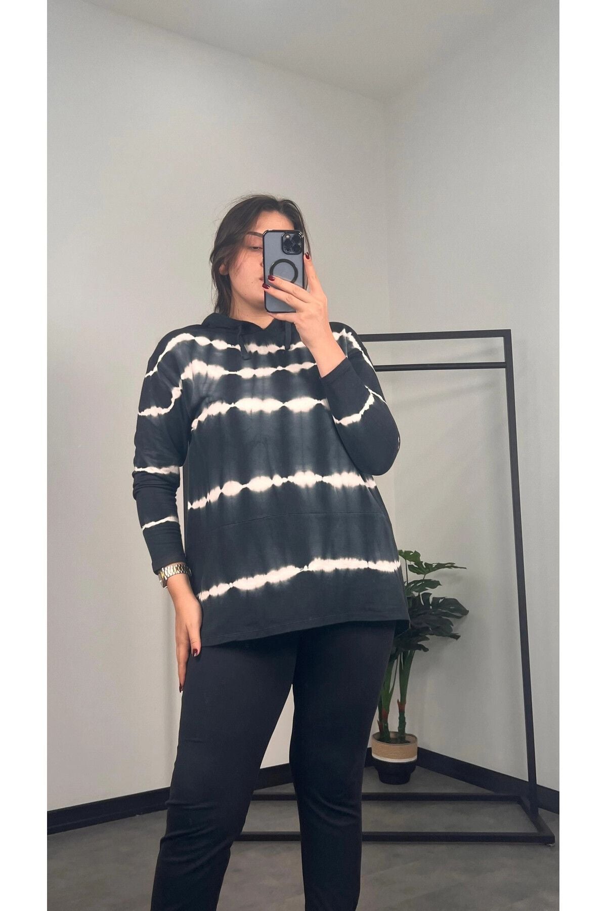 Büyük Beden Uzun Kollu Arkası Uzun Baskılı Kapüşonlu Sweatshirt 301588