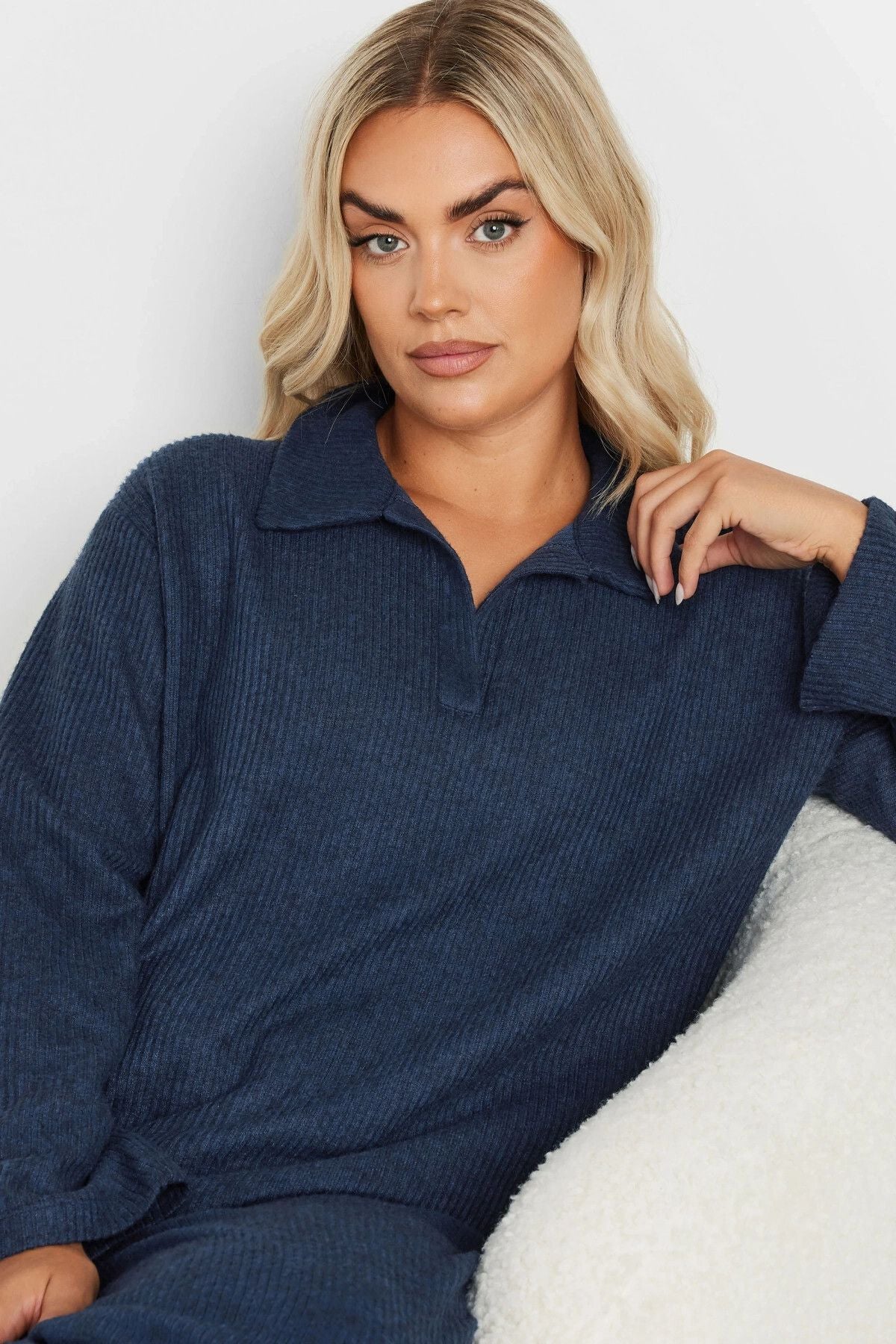 Büyük Beden V Yakalı Yumuşak Dokulu Uzun Kollu İnce Triko Kazak 322293