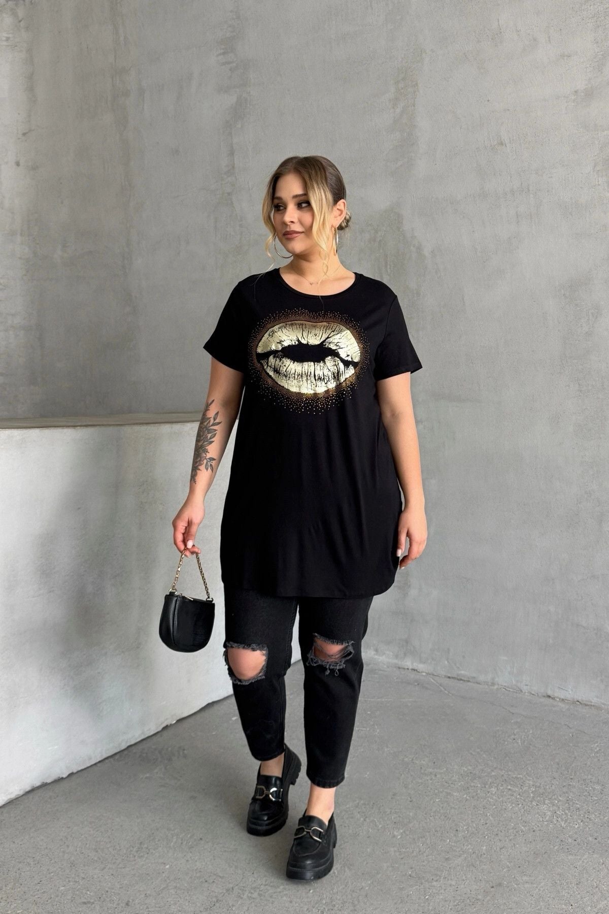 Büyük Beden Kısa Kollu Bisiklet Yaka Taş İşlemeli T-shirt 302264