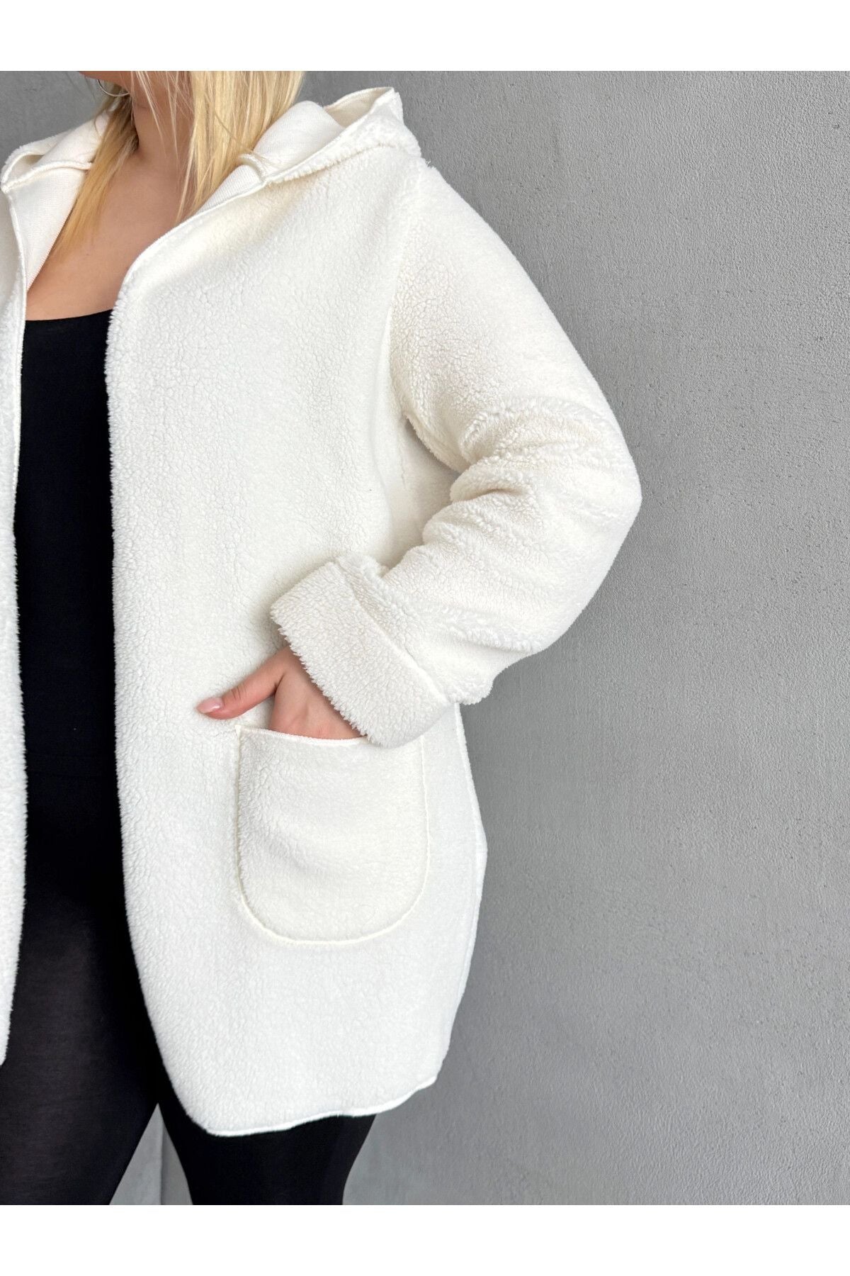 Büyük Beden Önü Kapamasız Cepli Kapüşonlu İnce Peluş Ceket 301256