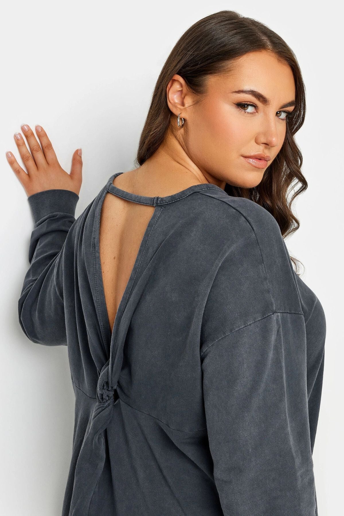 Büyük Beden Bisiklet Yaka Sırt Detaylı Uzun Kollu Yıkamalı Sweatshirt 302775