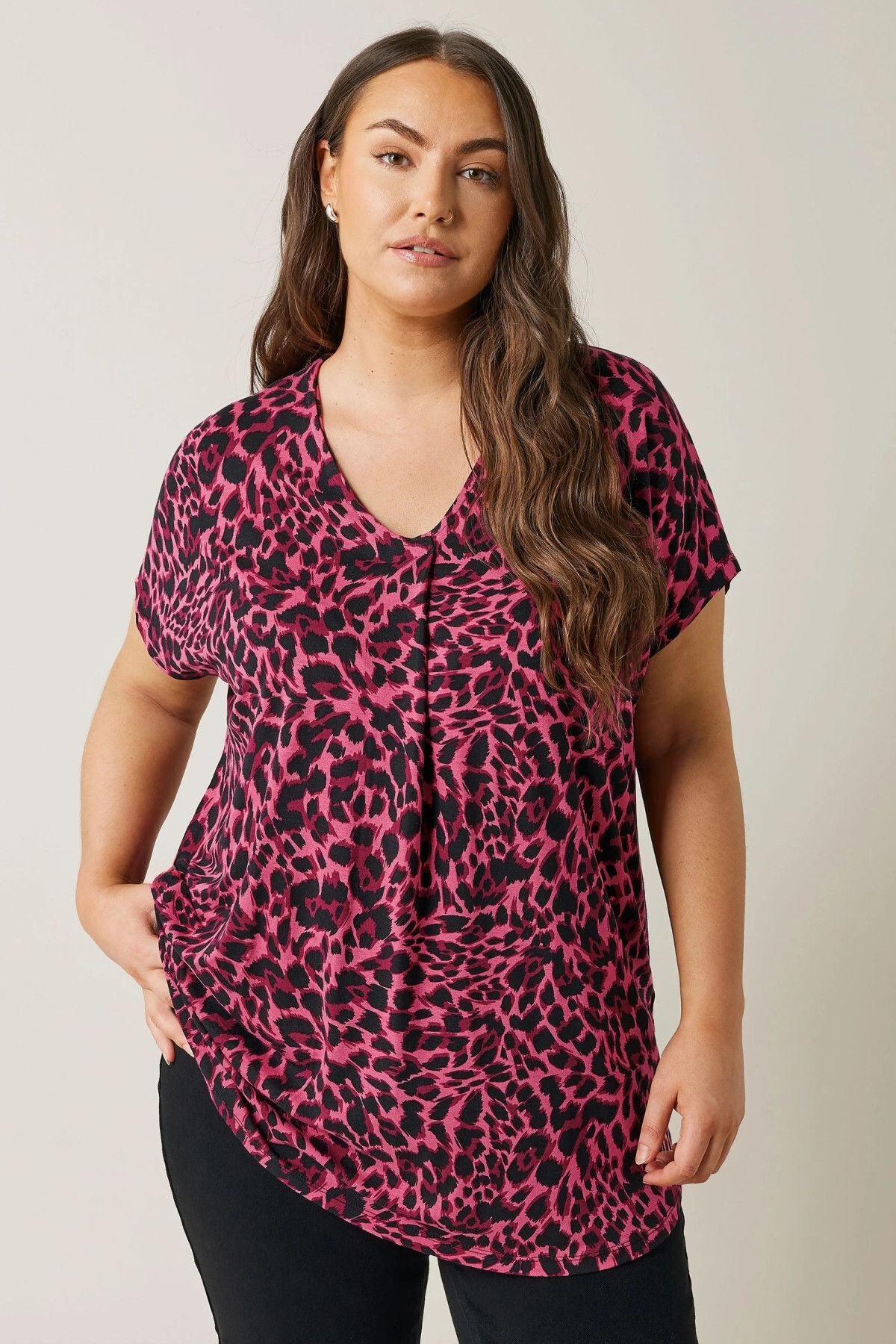 Büyük Beden Çentik Yaka Kısa Kollu Leopar Desenli Bluz 615606