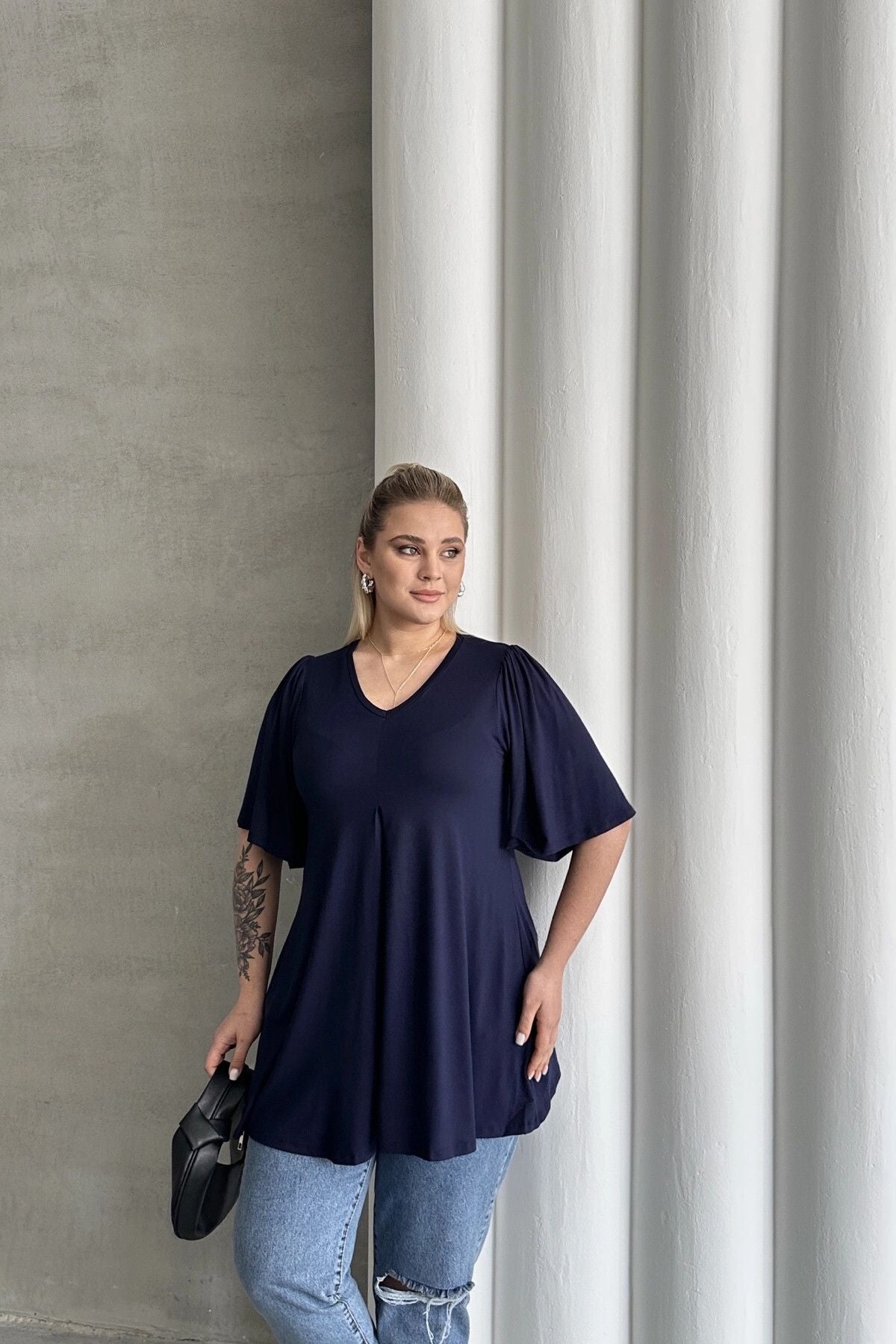 Büyük Beden V Yaka Desensiz Asimetrik Kesim Likralı Bluz MDL-6