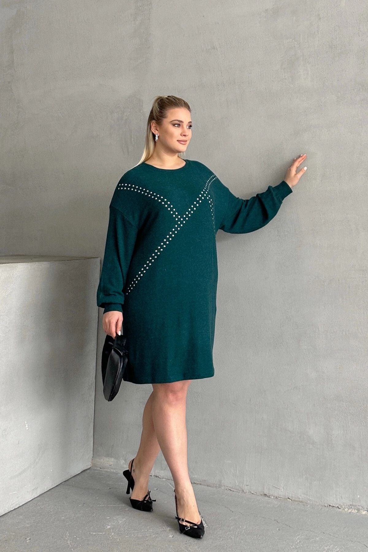 Büyük Beden Uzun Kollu Yumuşak Dokulu Taş İşlemeli Triko Elbise 285040