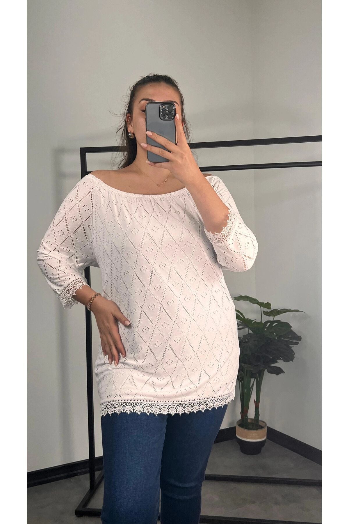 Büyük Beden Bisiklet Yaka Dantel Detaylı Fakir Bol Bluz 301195