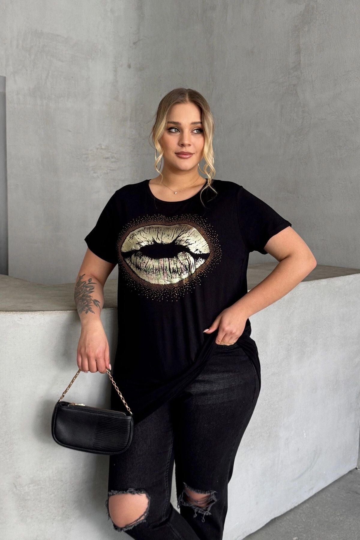 Büyük Beden Kısa Kollu Bisiklet Yaka Taş İşlemeli T-shirt 302264