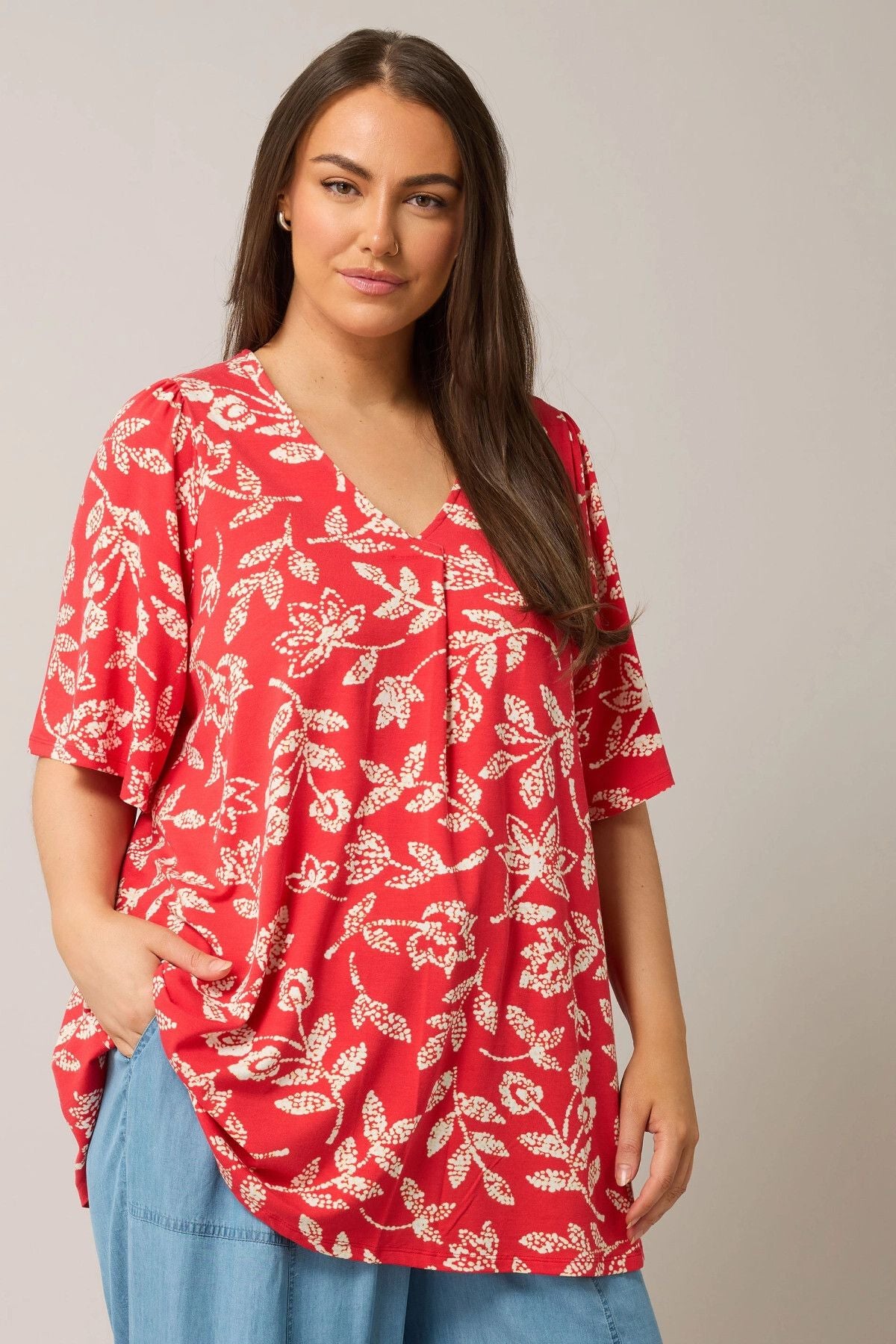 Büyük Beden V Yaka Kısa Kollu Önü Pileli Desenli Likralı Bluz 616172