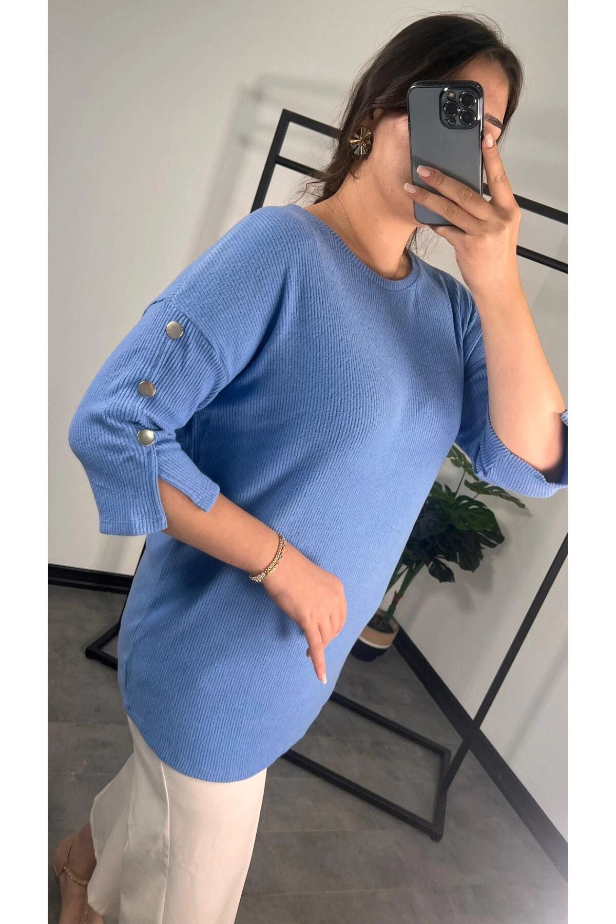 Büyük Beden Bisiklet Yaka Yarım Kollu Düğme Detaylı Bluz 301597