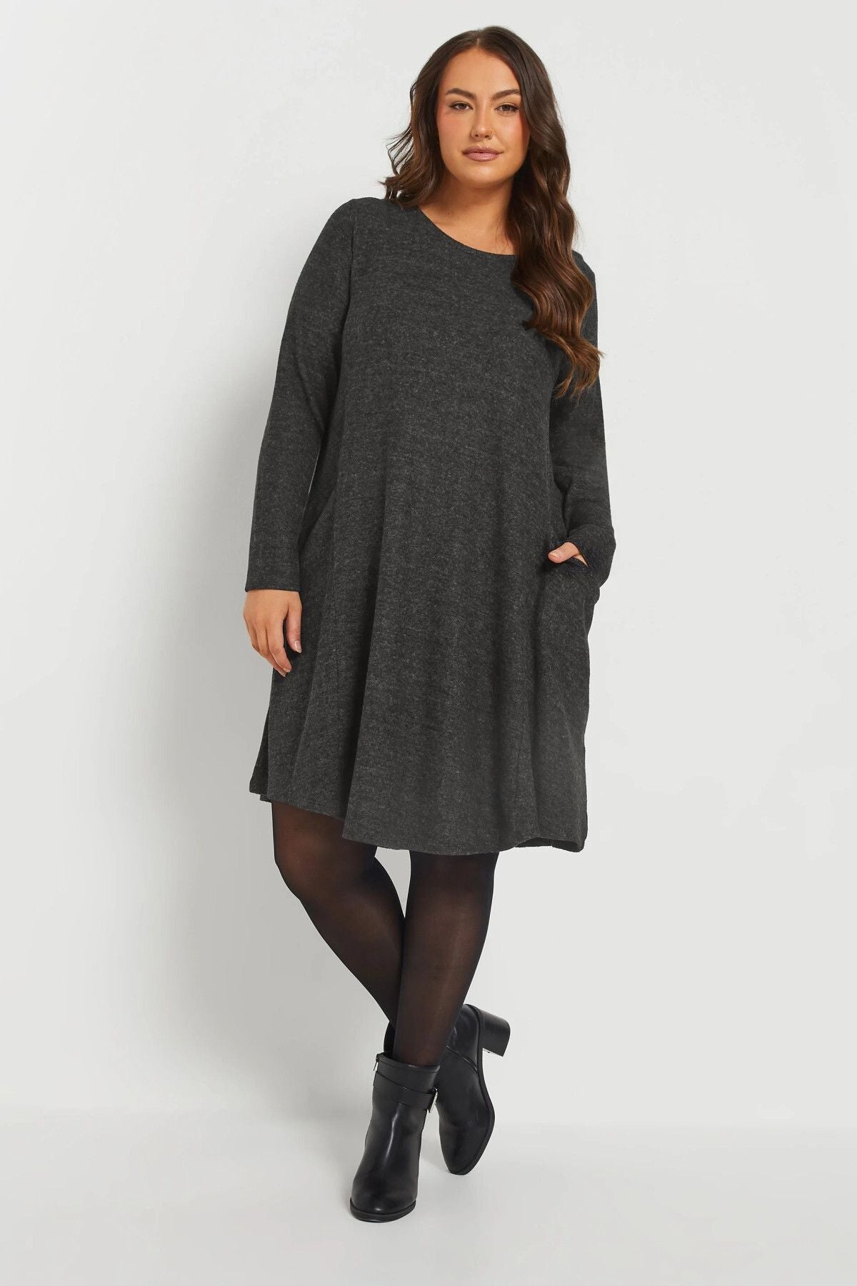 Büyük Beden Uzun Kol Bisiklet Yaka Eteği Bollaşan Cepli Elbise 270083