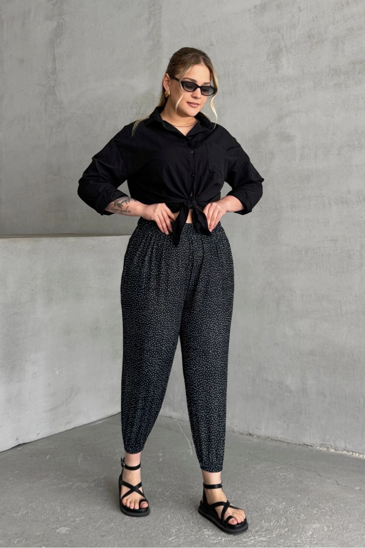 Büyük Beden Beli ve Paçası Lastikli Cepli Desenli Şalvar Pantolon 74-73