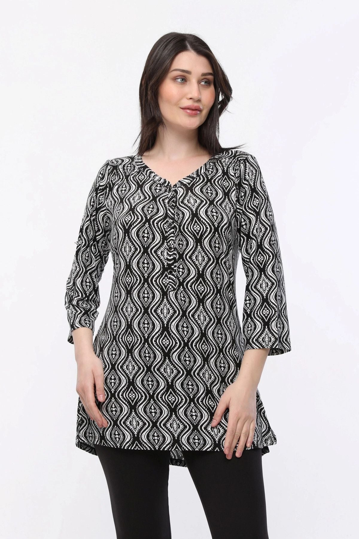 Büyük Beden Desenli Önü Düğmeli Fakir Kol Bluz E15156