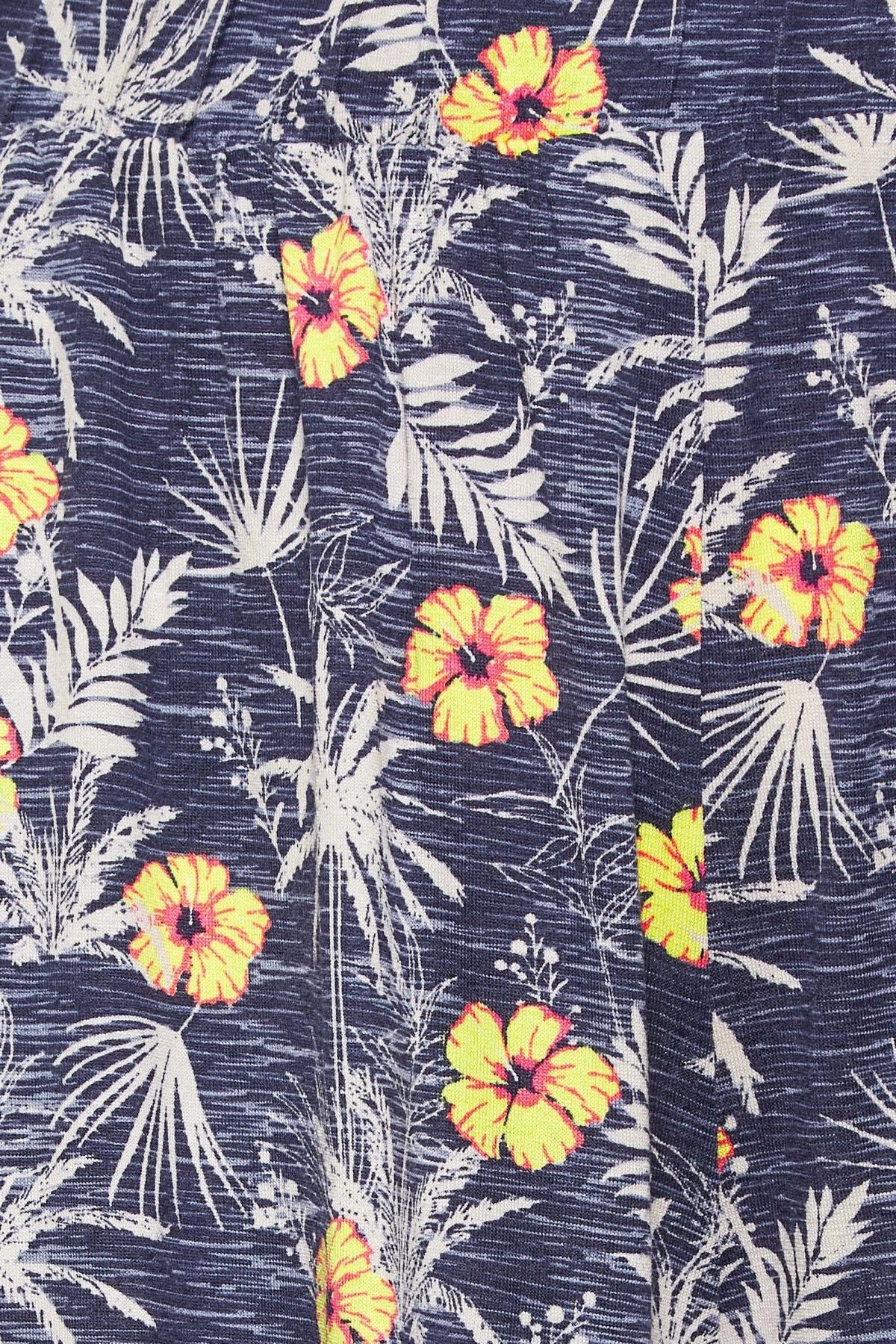 Büyük Beden Beli Lastikli Desenli Bol Kesim Likralı Şort 302404