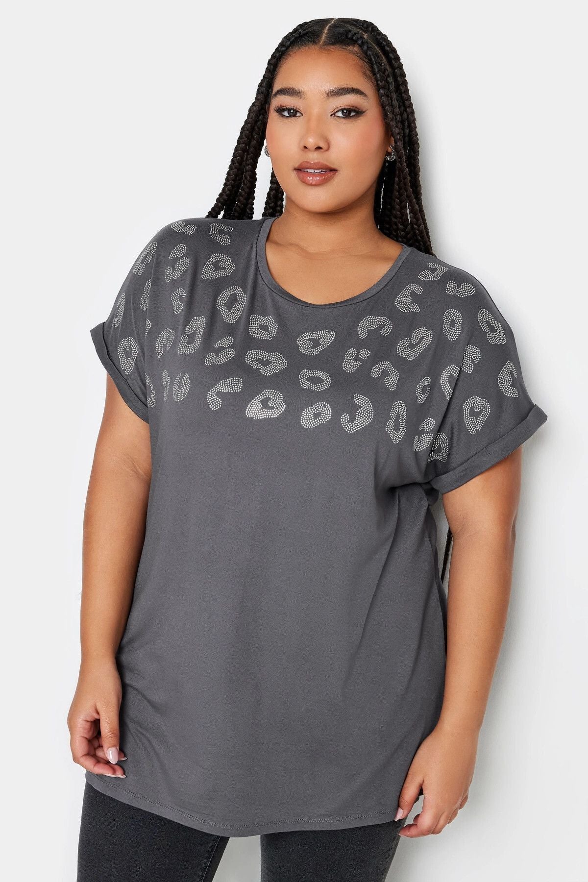 Büyük Beden Pul Detaylı Leopar Desenli Kısa Kollu T-shirt 321326