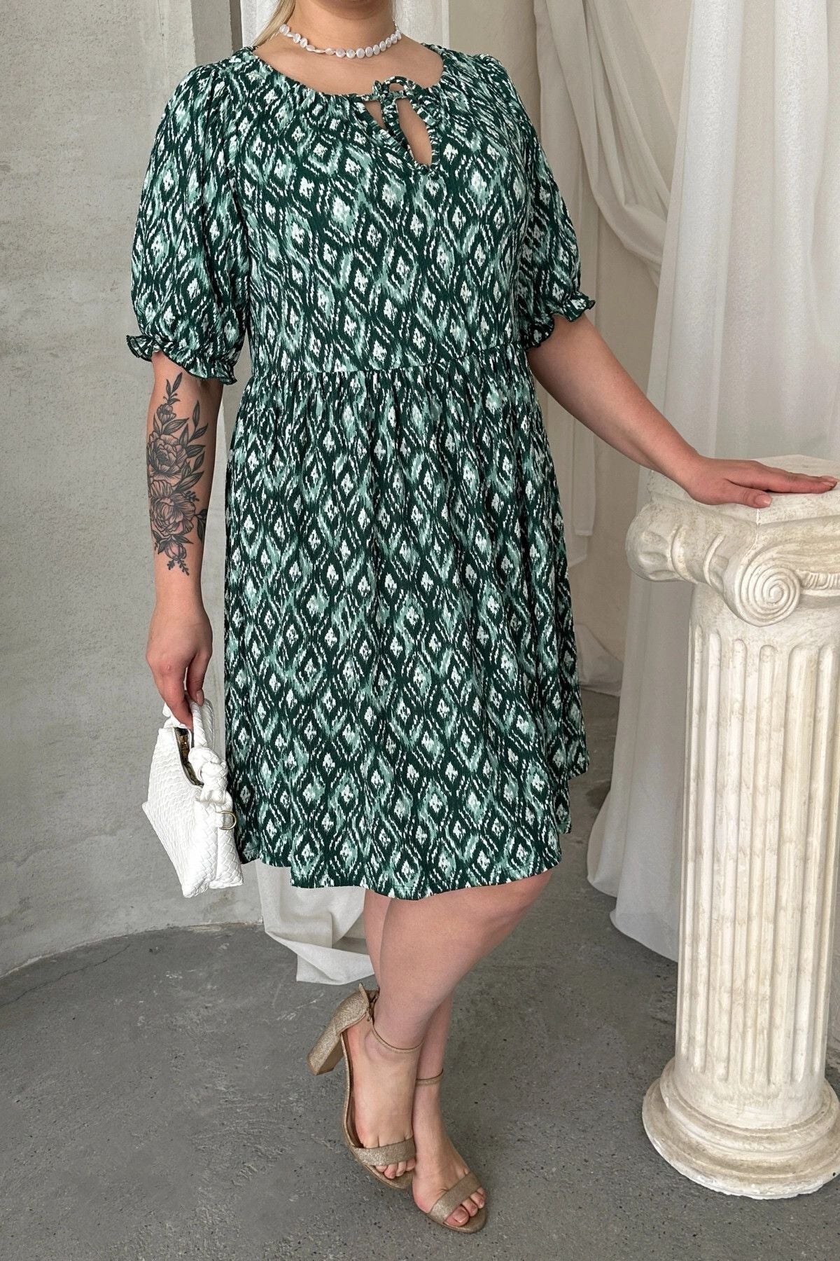 Büyük Beden Önü Bağlamalı Yarım Kollu Desenli Mini Elbise 101-8