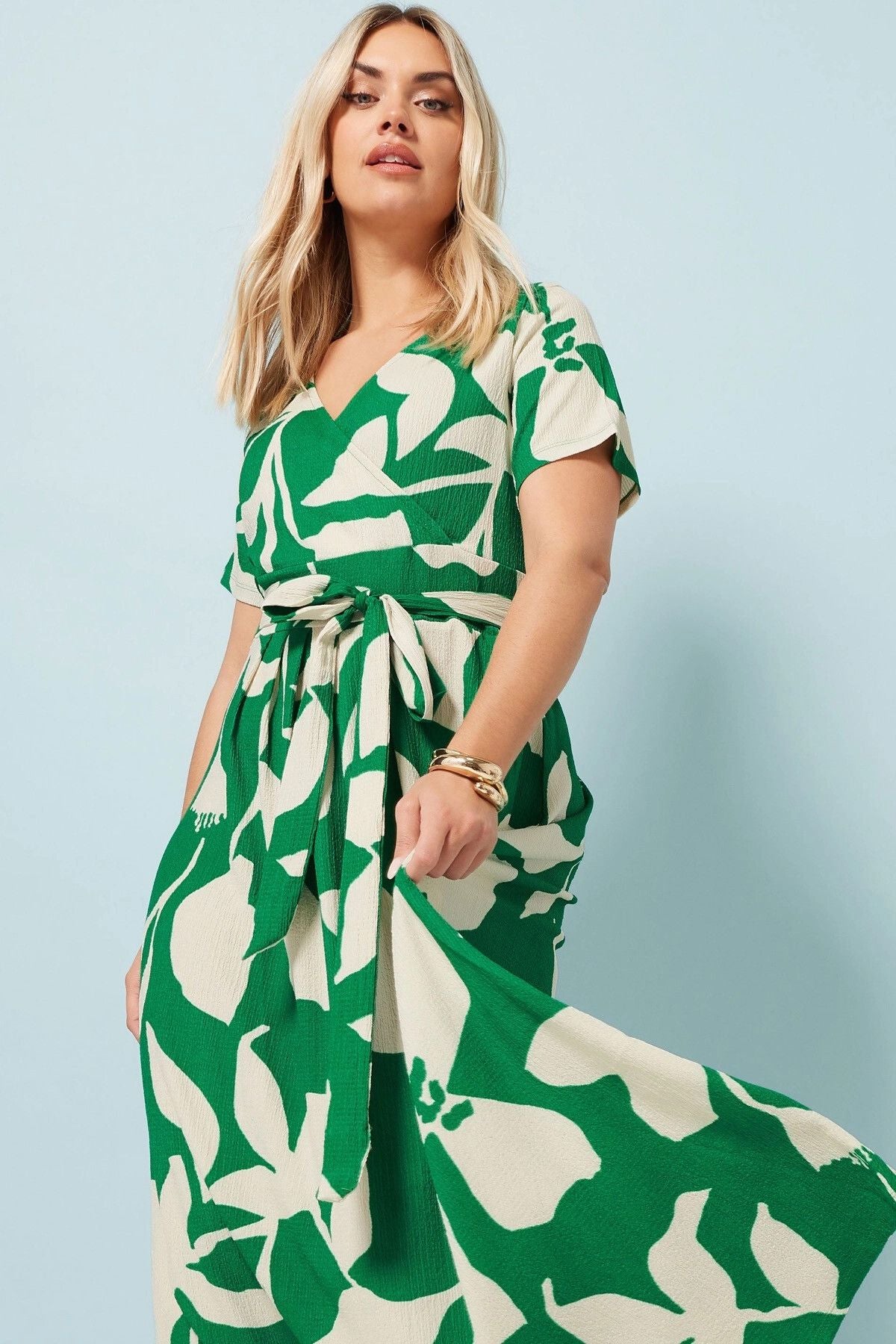 Büyük Beden V Yaka Çiçek Desenli Bürümcük Kumaş Elbise 304074