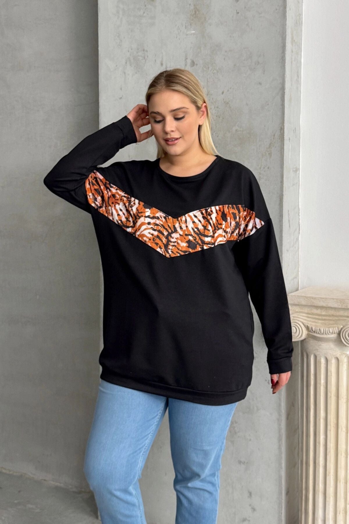 Büyük Beden Bisiklet Yaka Uzun Kollu Leopar Desenli Sweatshirt 300281