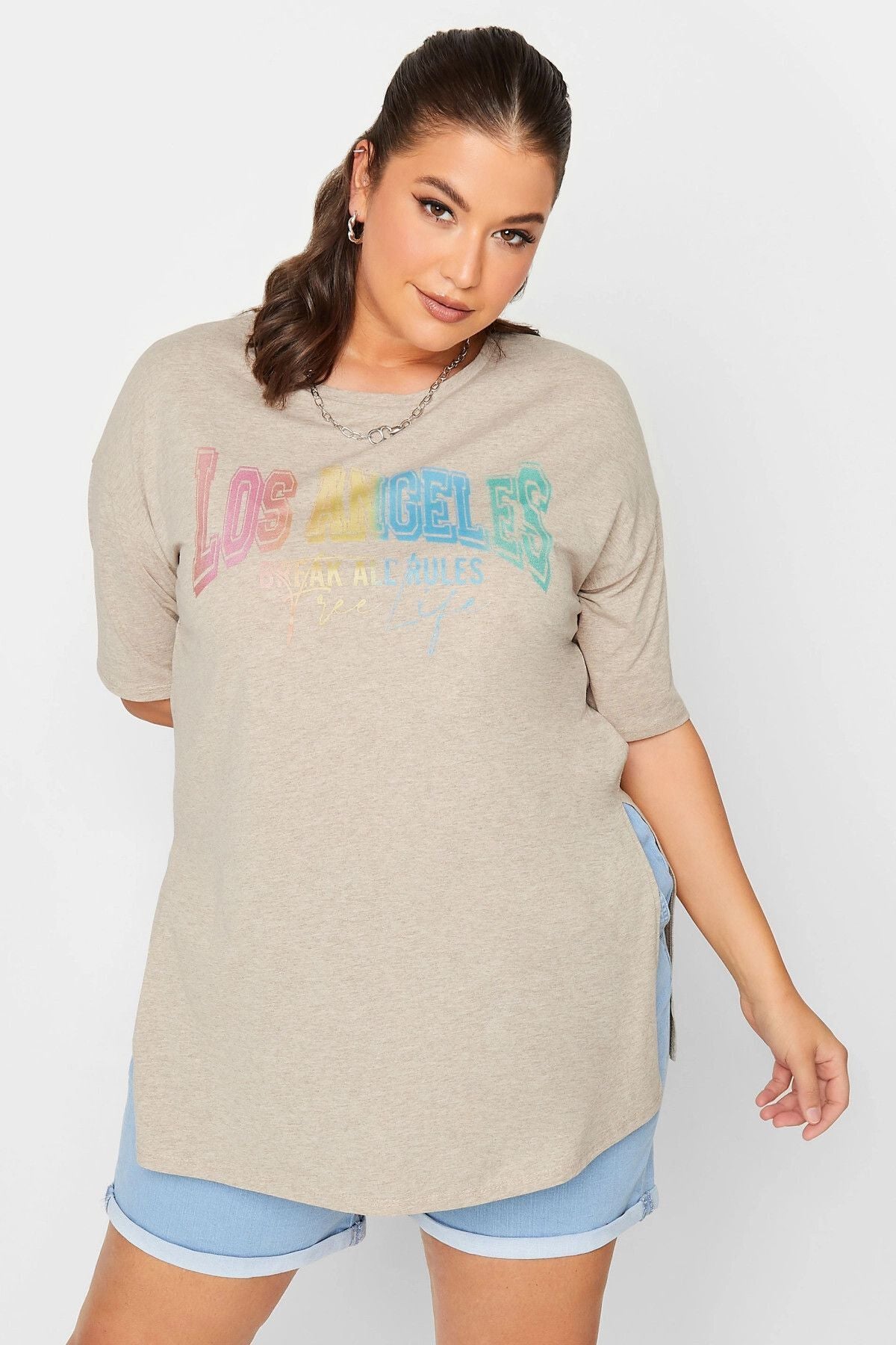 Büyük Beden Bisiklet Yaka Kısa Kollu Yırtmaç Detaylı Baskılı T-shirt 302202