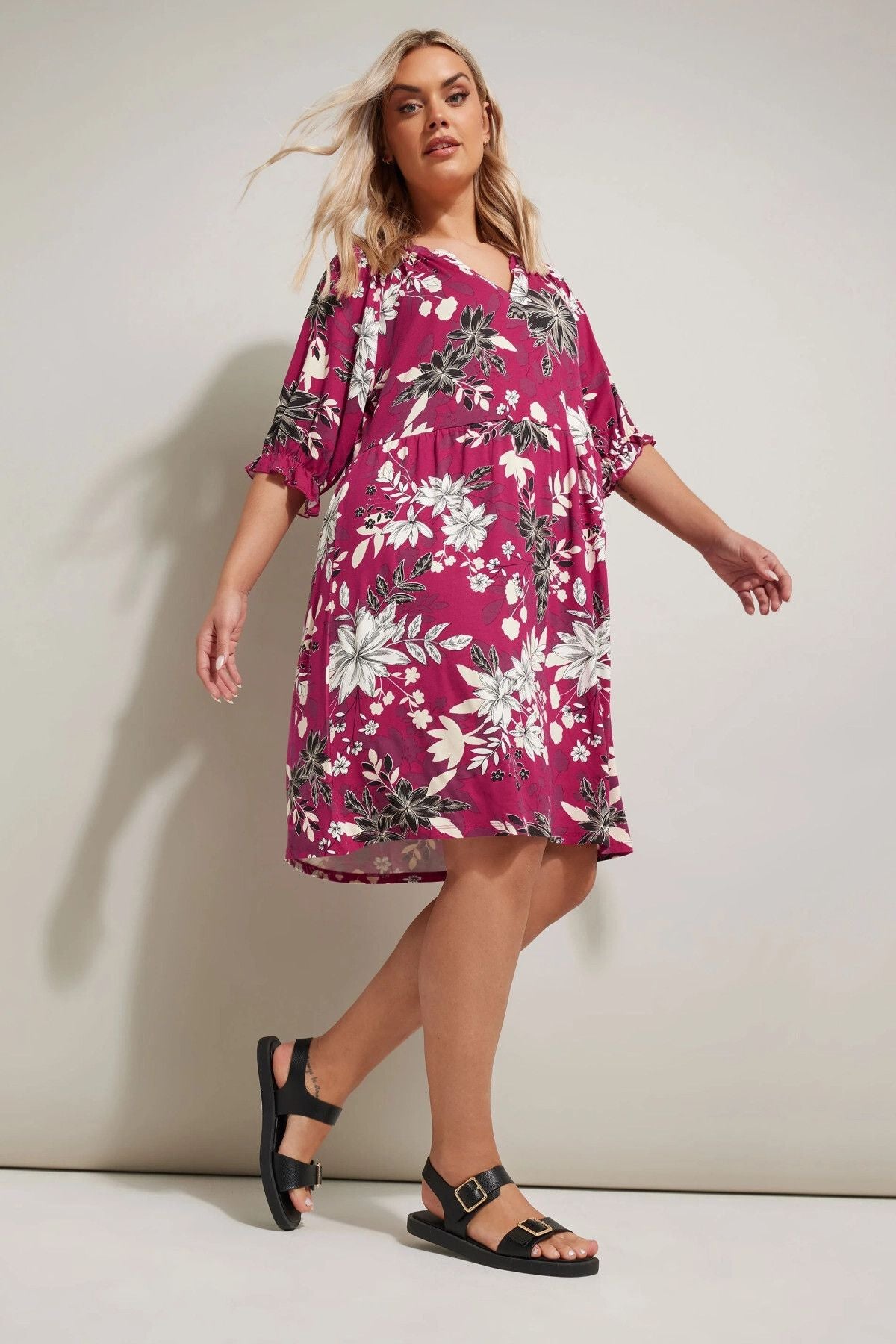 Büyük Beden V Yaka Kısa Kollu Çiçek Desenli Mini Elbise 304079