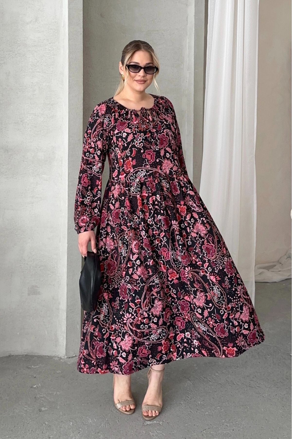 Büyük Beden Önü Bağlamalı Desenli Uzun Kollu Midi Elbise 615699