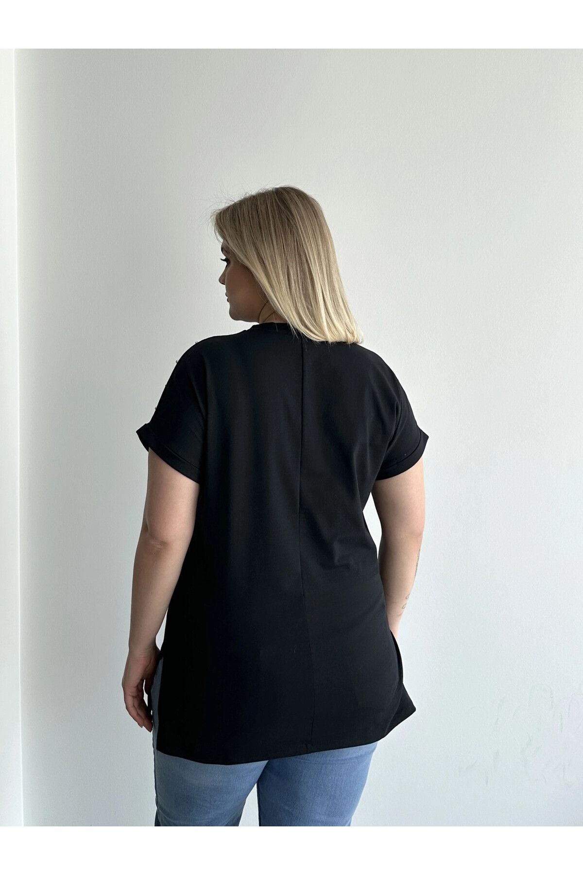 Büyük Beden Kısa Kollu V Yaka Yanları Yırtmaçlı Boncuklu Basic T-shirt RFT-04