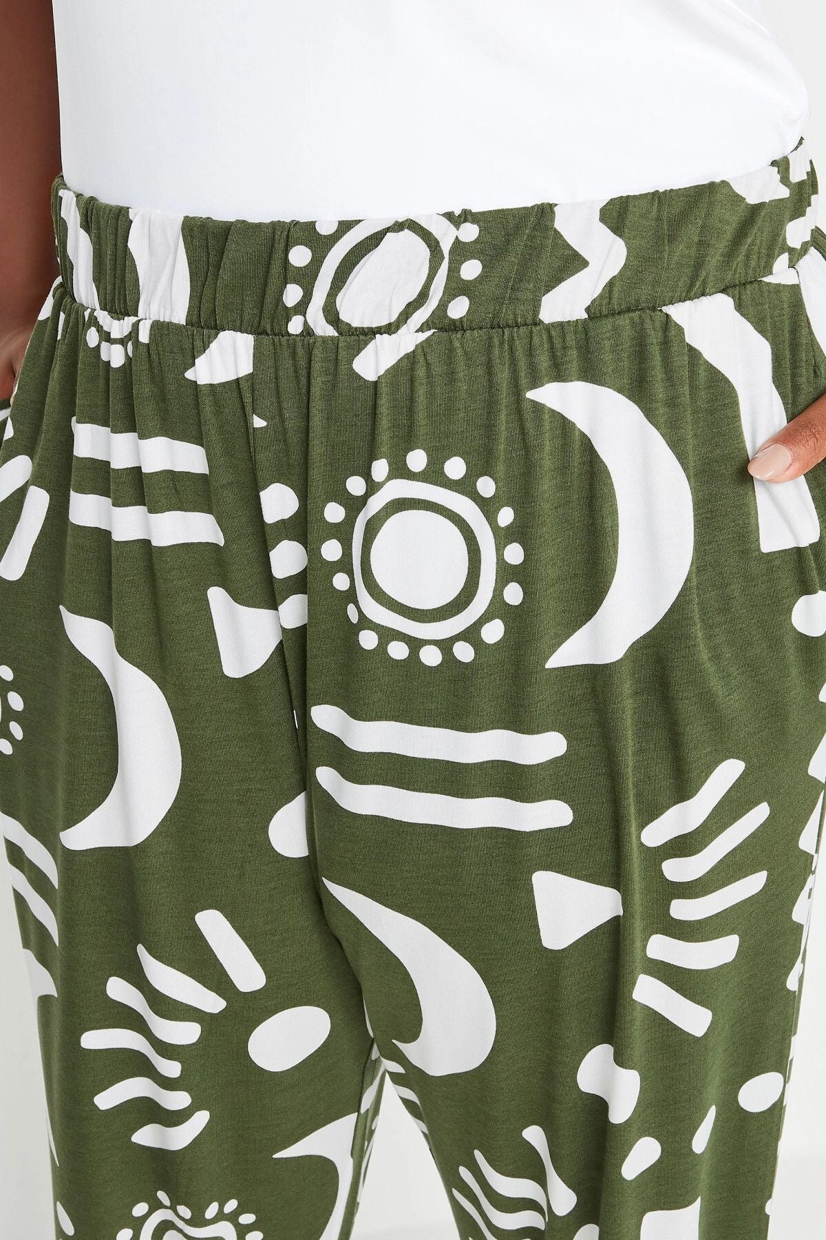 Büyük Beden Paçası Lastikli Likralı Esnek Kumaş Pantolon 145097