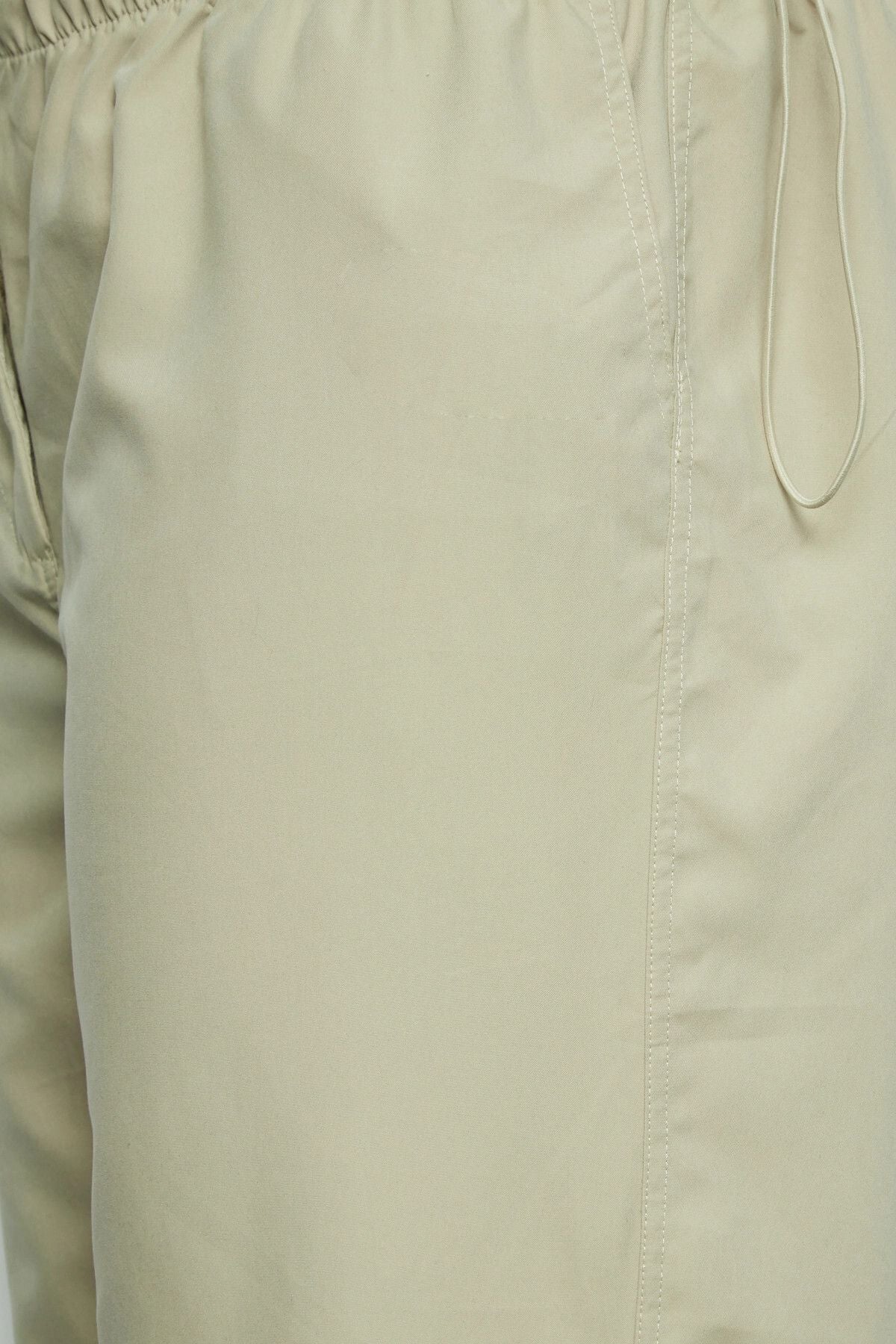 Büyük Beden Yanları ve Paçaları Büzmeli Lastikli Paraşüt Kumaş Pantolon 302028