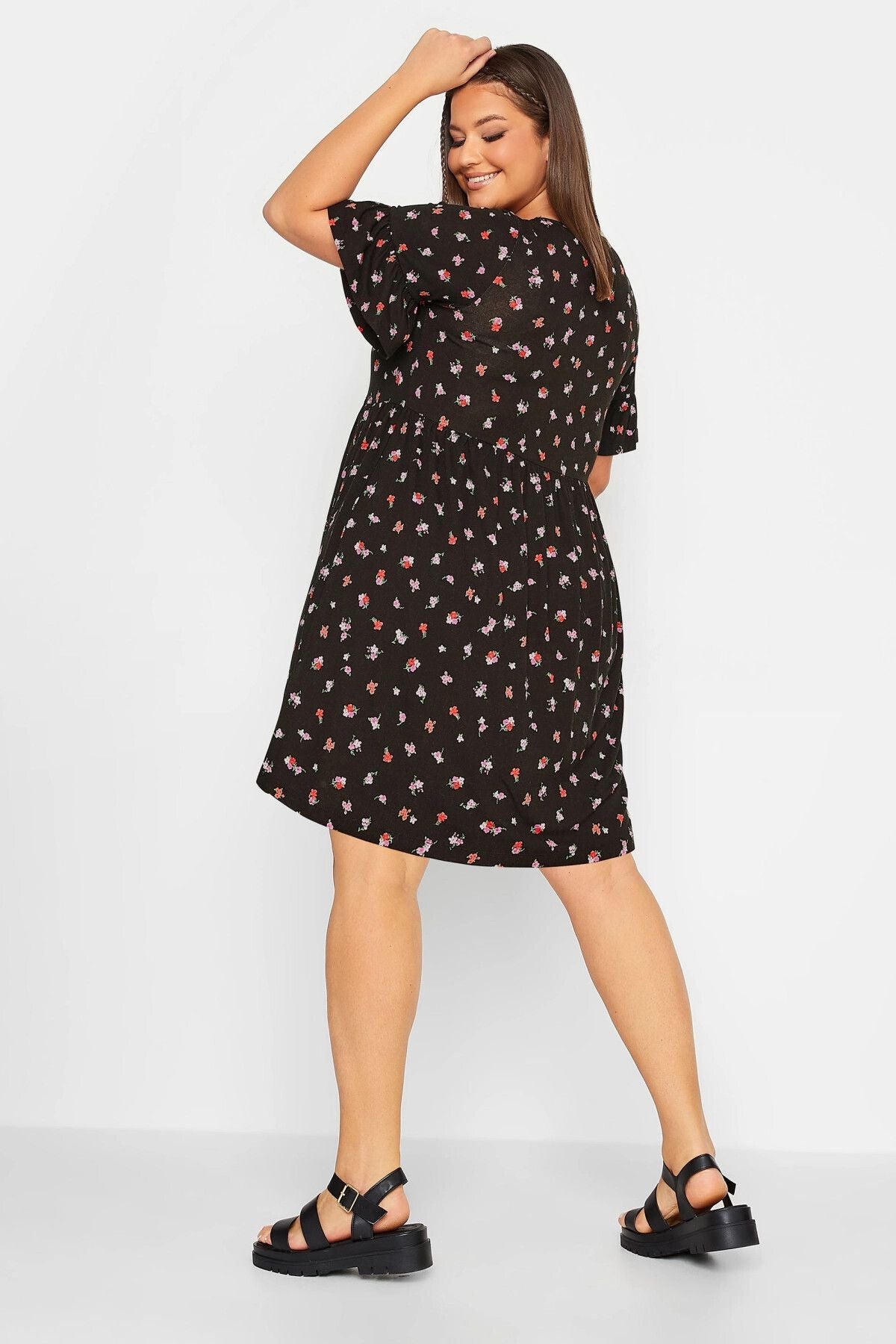 Büyük Beden Desenli Fırfırlı Yarım Kol Likralı Kısa Elbise 302356