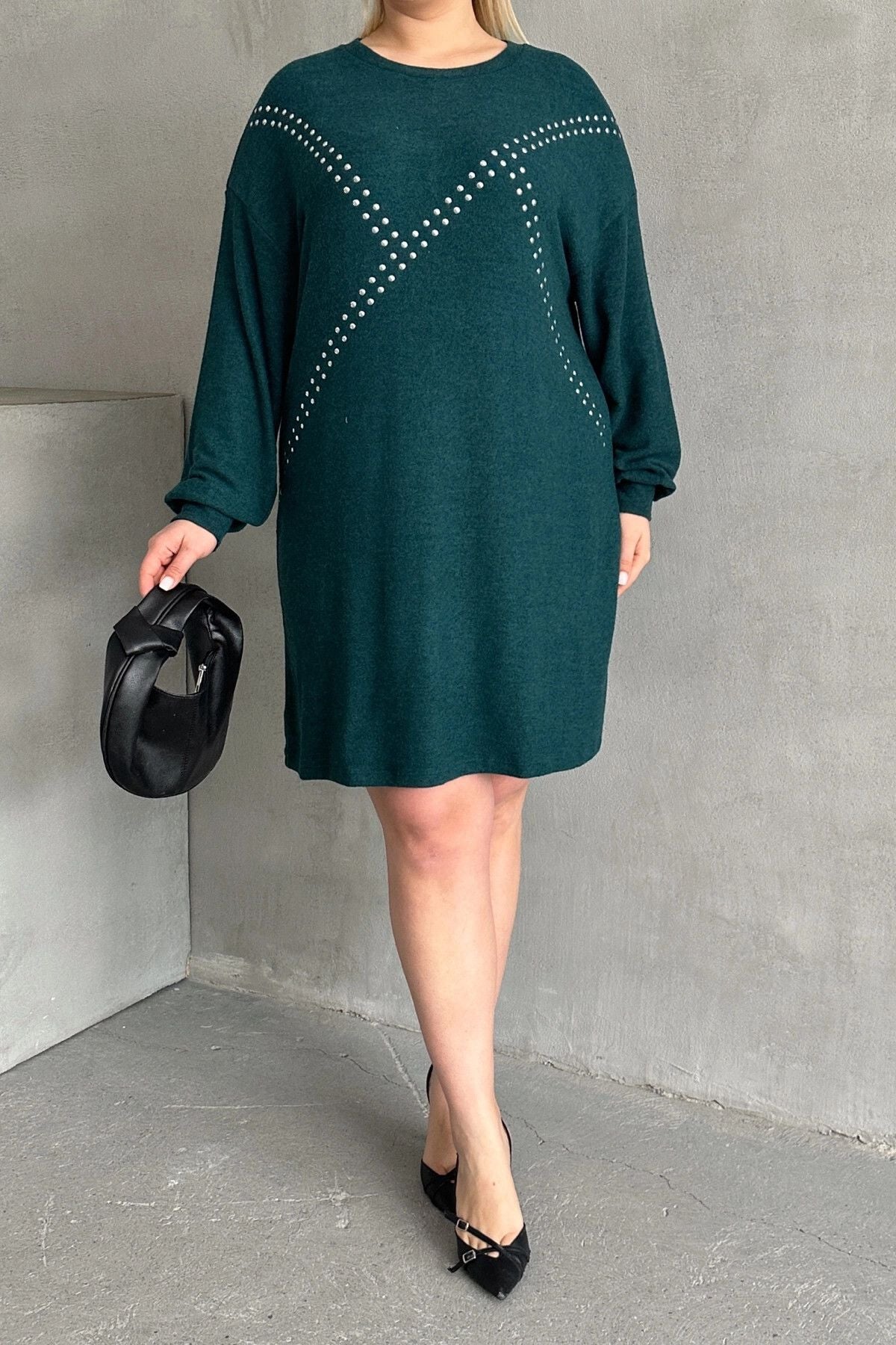 Büyük Beden Uzun Kollu Yumuşak Dokulu Taş İşlemeli Triko Elbise 285040