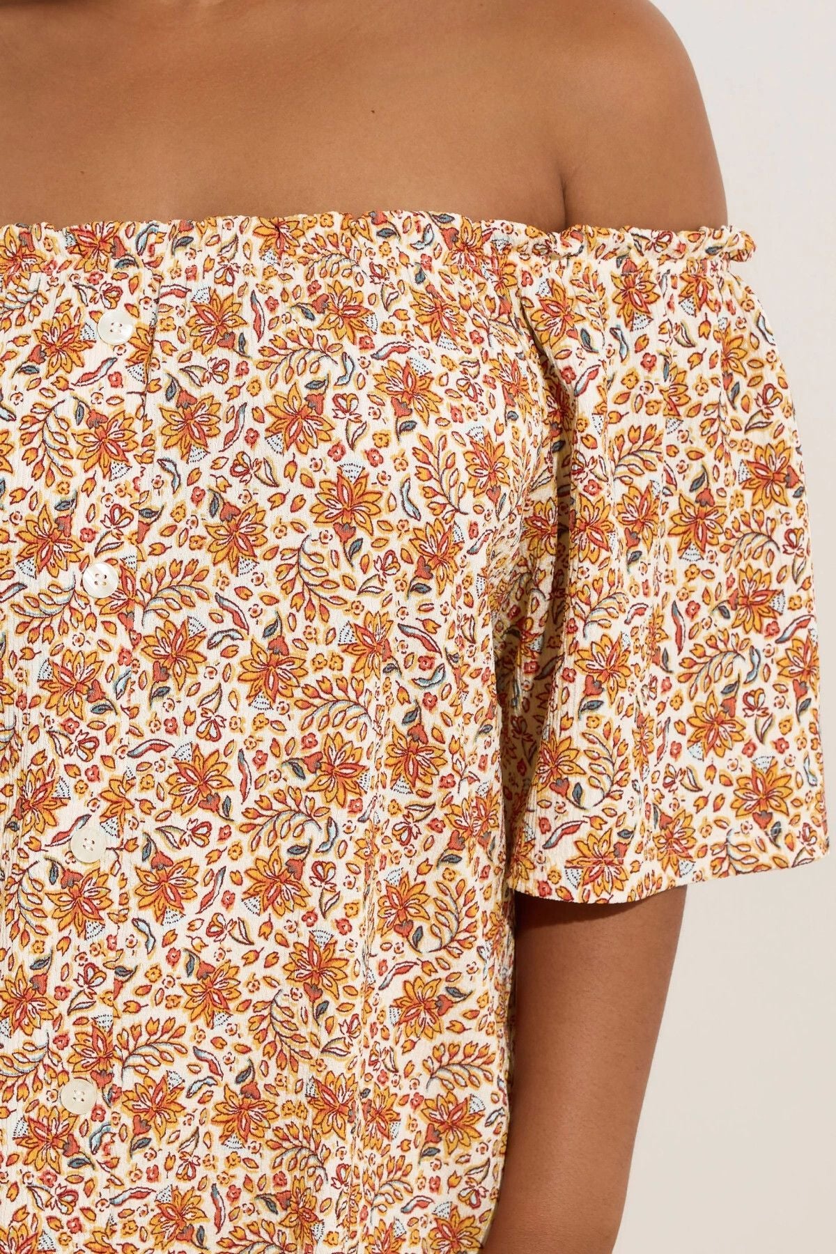 Büyük Beden Düşük Omuzlu Kısa Kollu Düğme Detaylı Desenli Bluz 322680