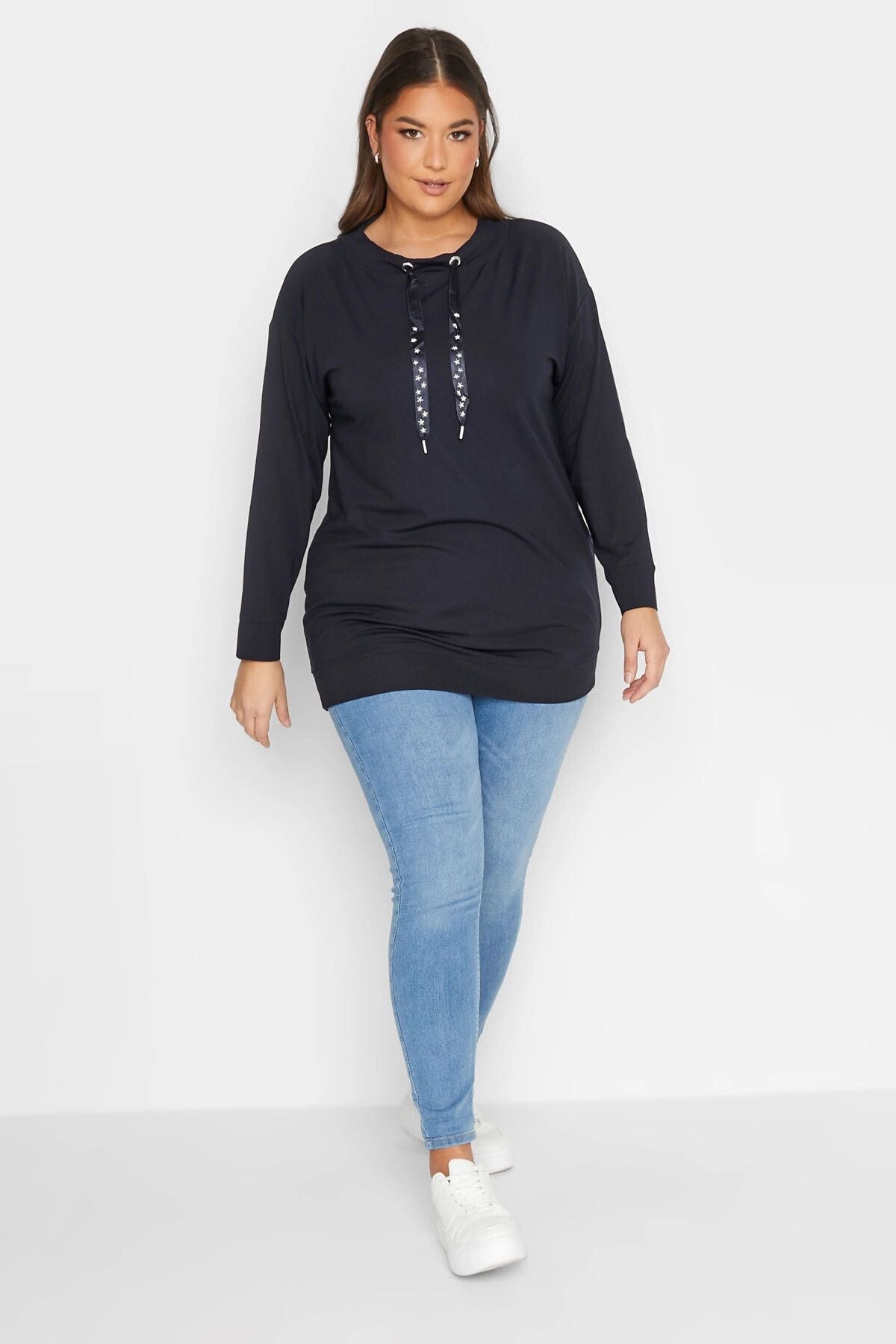 Büyük Beden Yıldız İşlemeli İpli Yaka Uzun Kesim Sweatshirt 301639