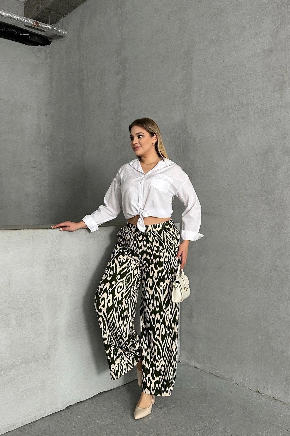 Haki Bej Büyük Beden Beli Lastikli Bol Paça Desenli Cepli Pantolon 303654