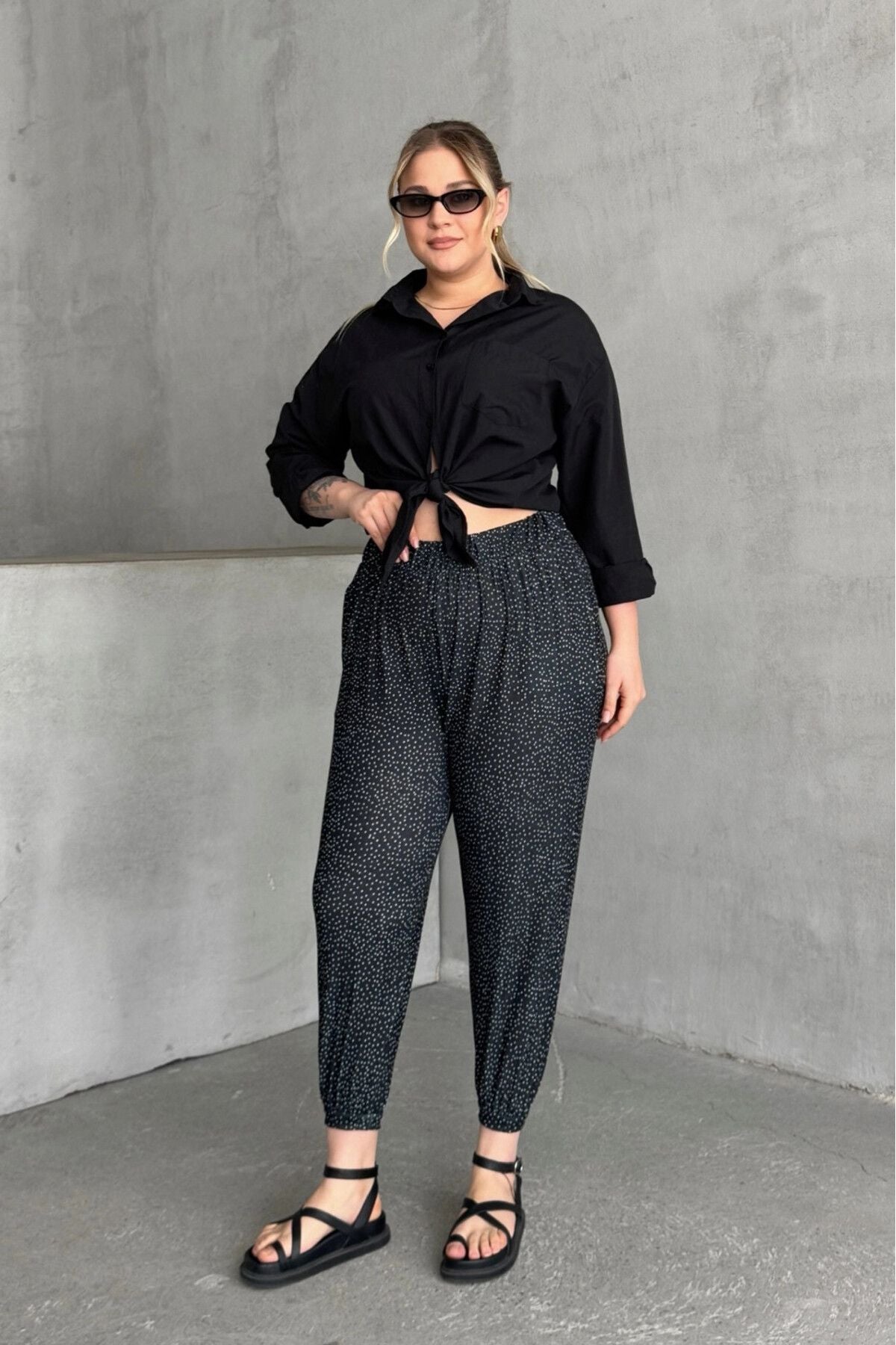 Büyük Beden Beli ve Paçası Lastikli Cepli Desenli Şalvar Pantolon 74-73