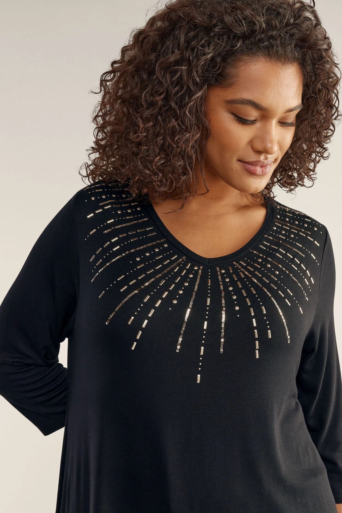 Büyük Beden V Yaka Fakir Kol Payet İşlemeli Bluz 615155