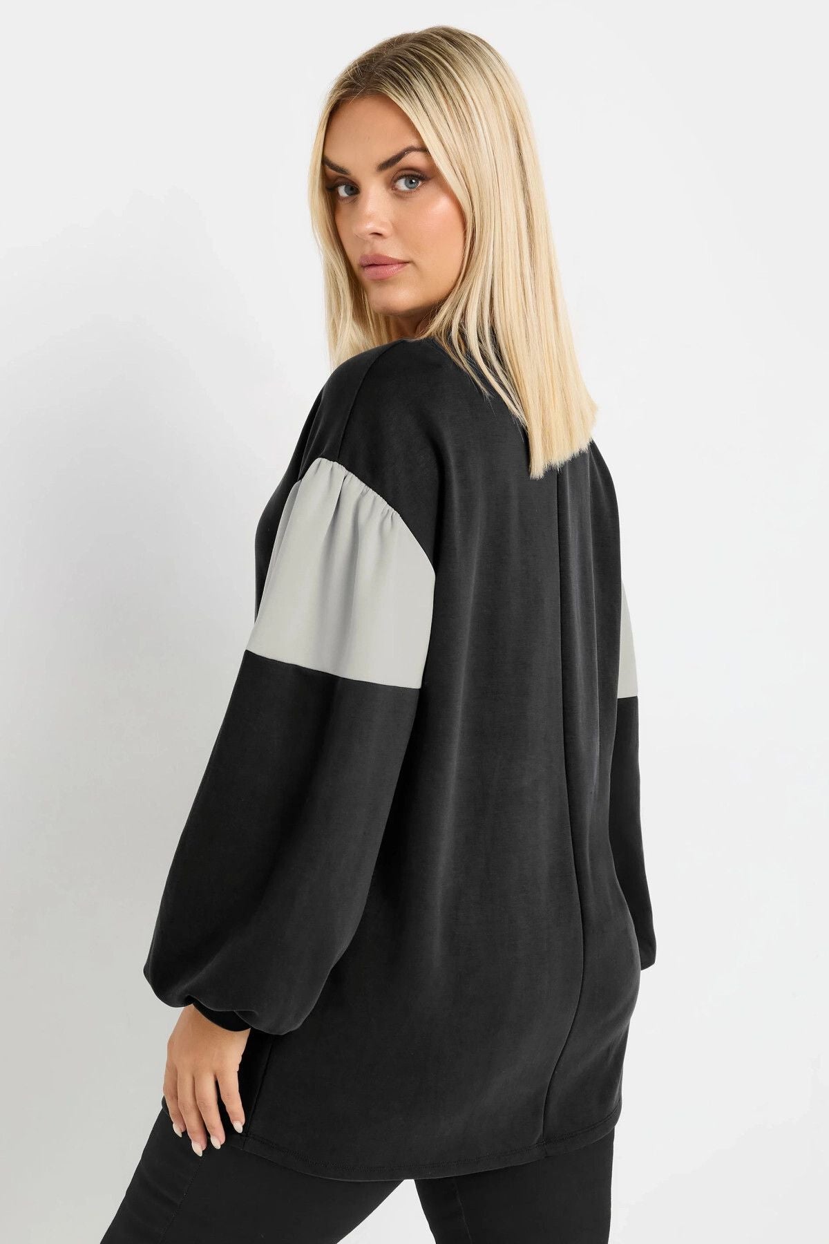 Büyük Beden Bisiklet Yaka Kolları Şeritli İnce Sweatshirt 303688