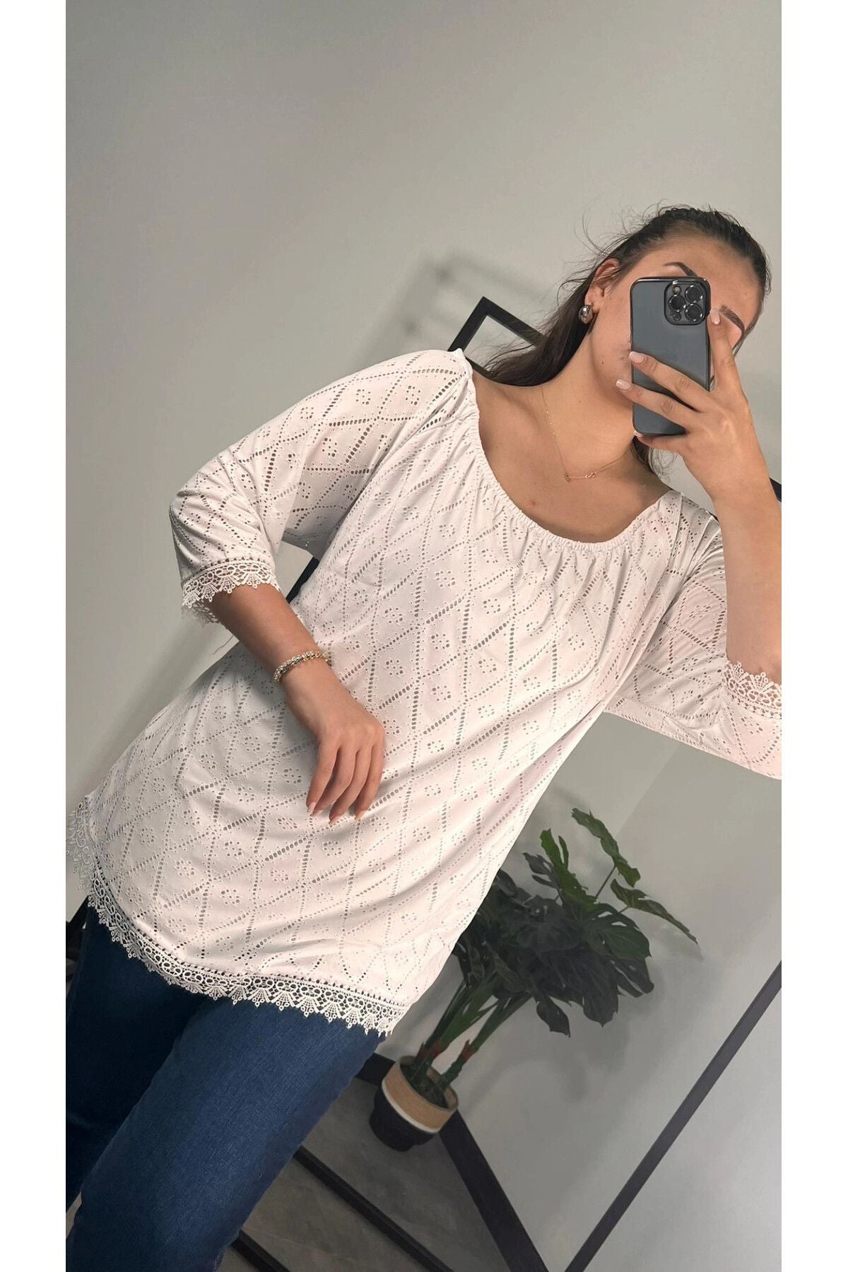 Büyük Beden Bisiklet Yaka Dantel Detaylı Fakir Bol Bluz 301195