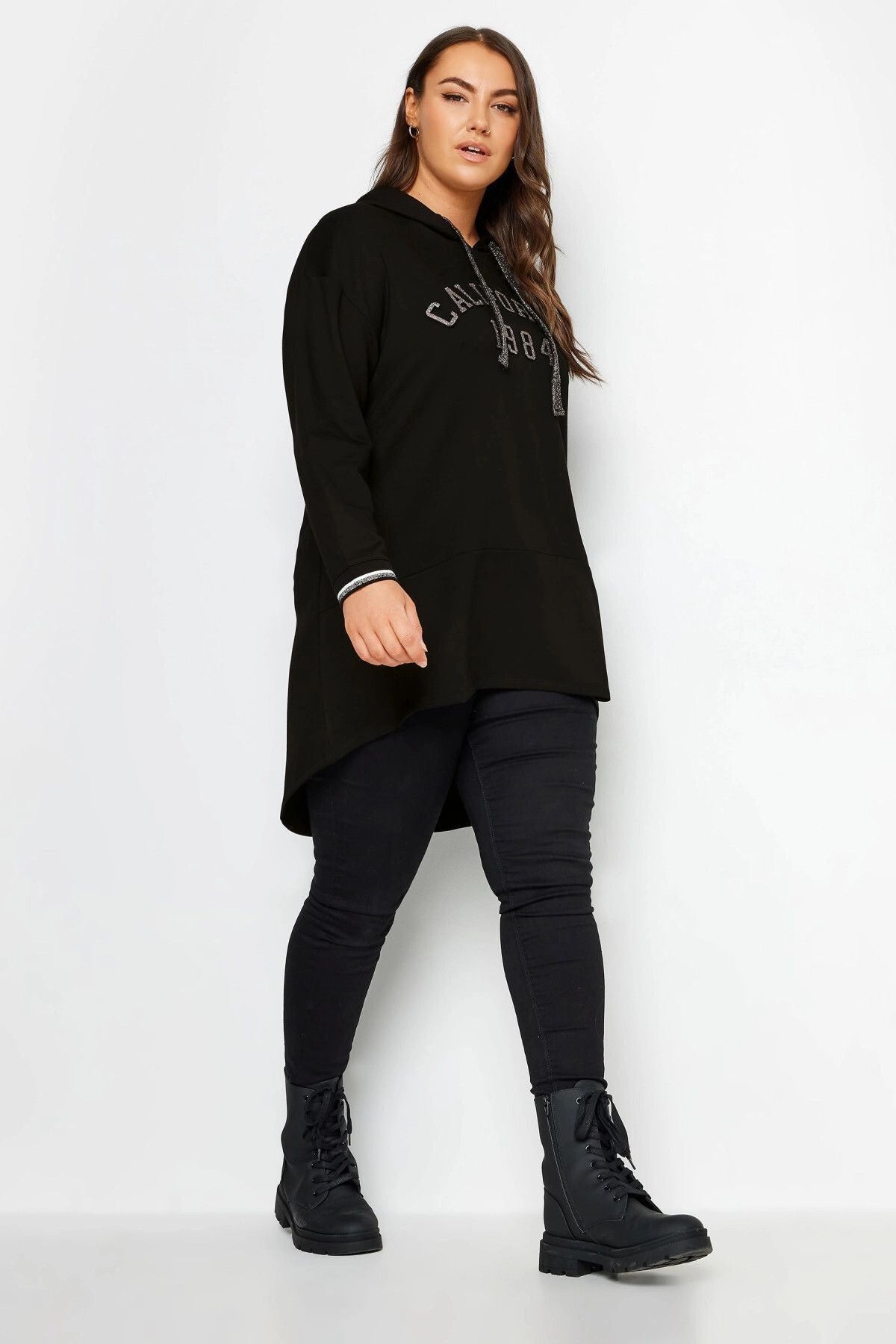 Büyük Beden Uzun Kollu Arkası Uzun Baskılı Kapüşonlu Sweatshirt 302846