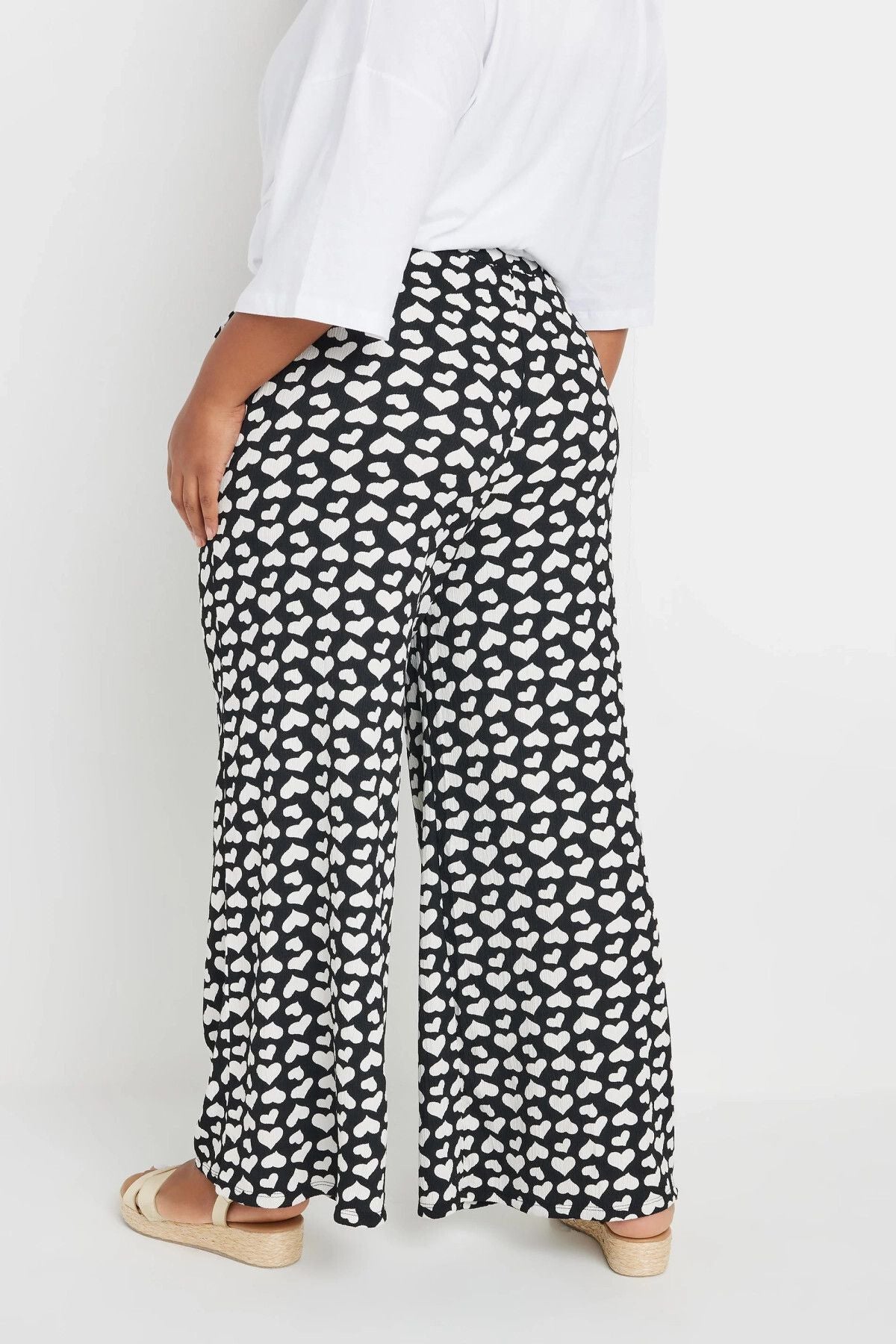 Büyük Beden Beli Lastikli Bol Paça Kalp Desenli Cepli Pantolon 303492