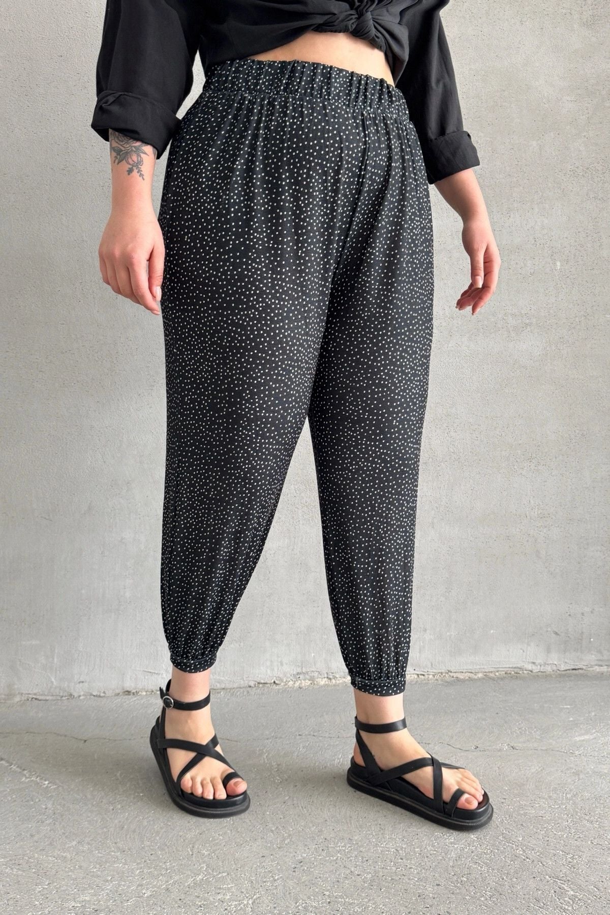 Büyük Beden Beli ve Paçası Lastikli Cepli Desenli Şalvar Pantolon 74-73