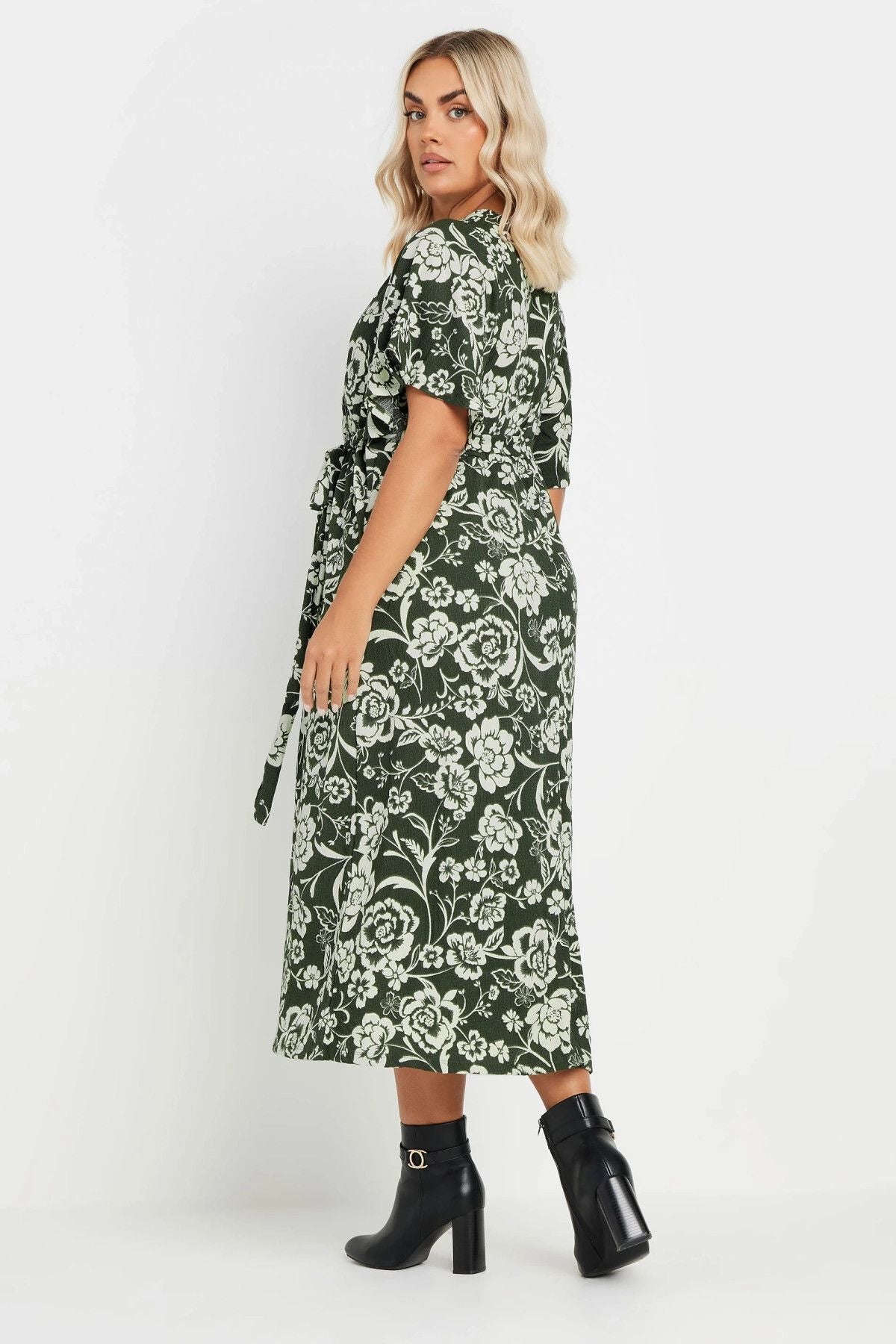 Büyük Beden Kısa Kollu V Yaka Kuşaklı Anvelop Elbise 137988