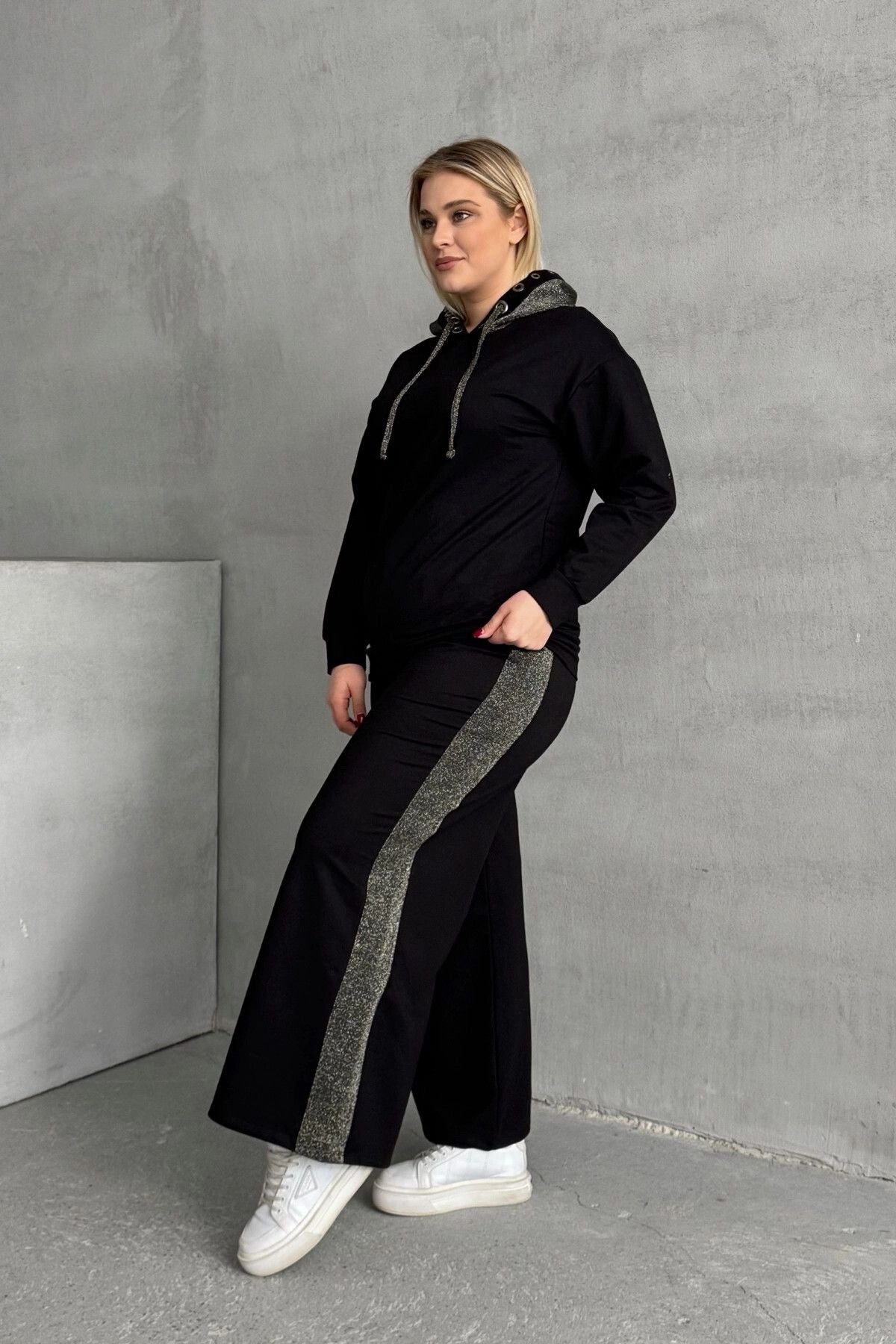 Büyük Beden Uzun Kollu Kapüşonlu ve Bol Paça Cepsiz Eşofman Takımı 106-73-74