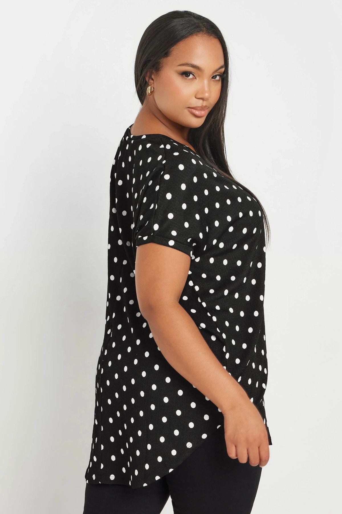 Büyük Beden Kısa Kollu V Yaka Puantiyeli Bluz 303497