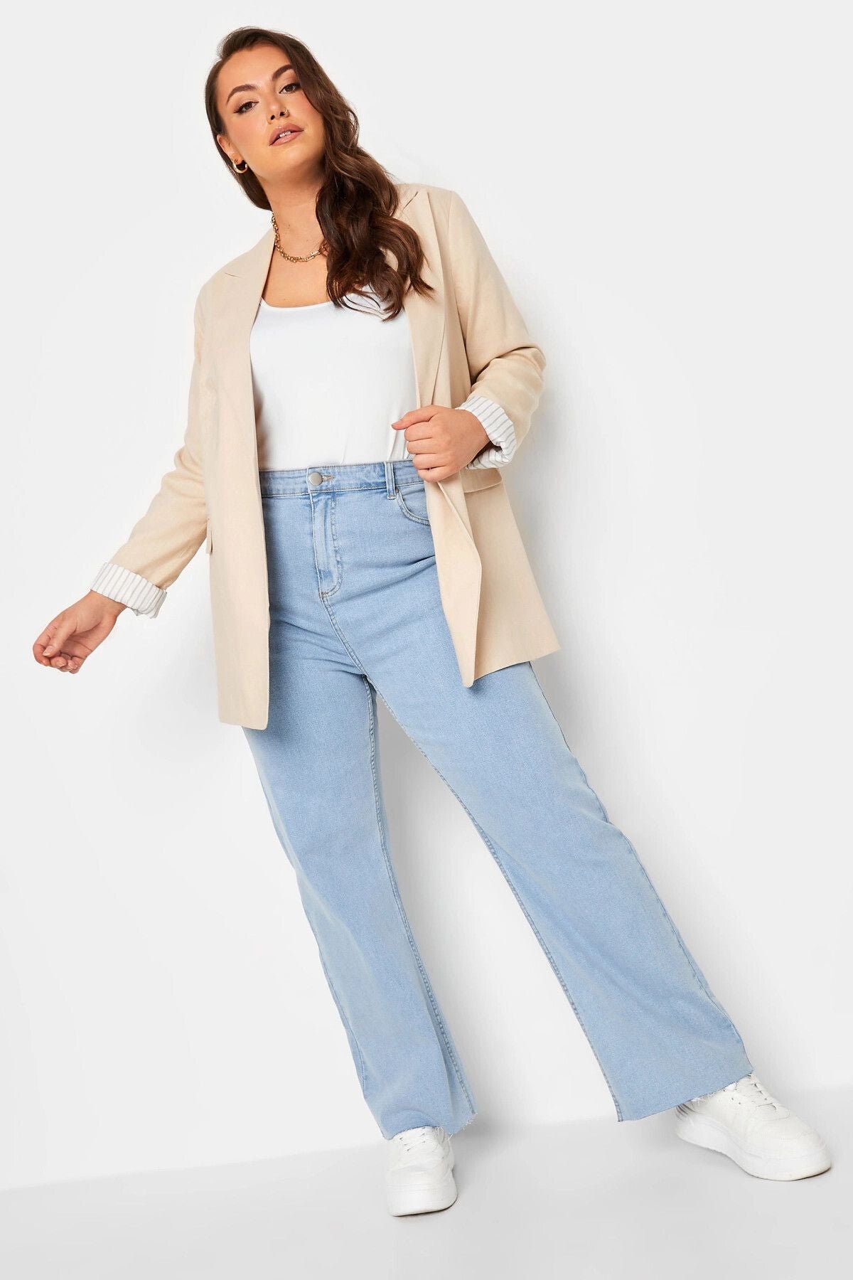 Büyük Beden İp Askılı Saten Görünümlü Dekolte Yaka Bluz 302242