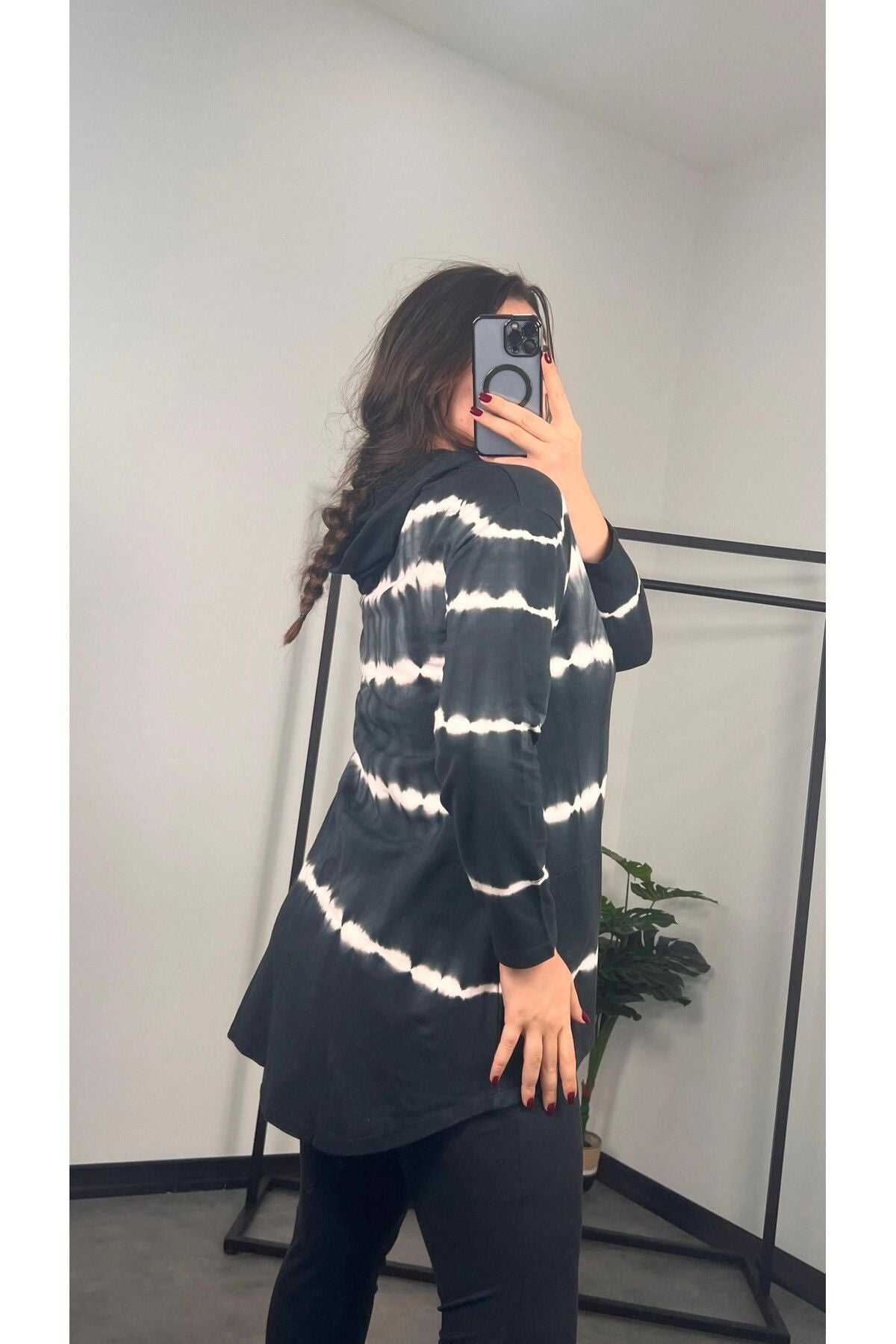 Büyük Beden Uzun Kollu Arkası Uzun Baskılı Kapüşonlu Sweatshirt 301588