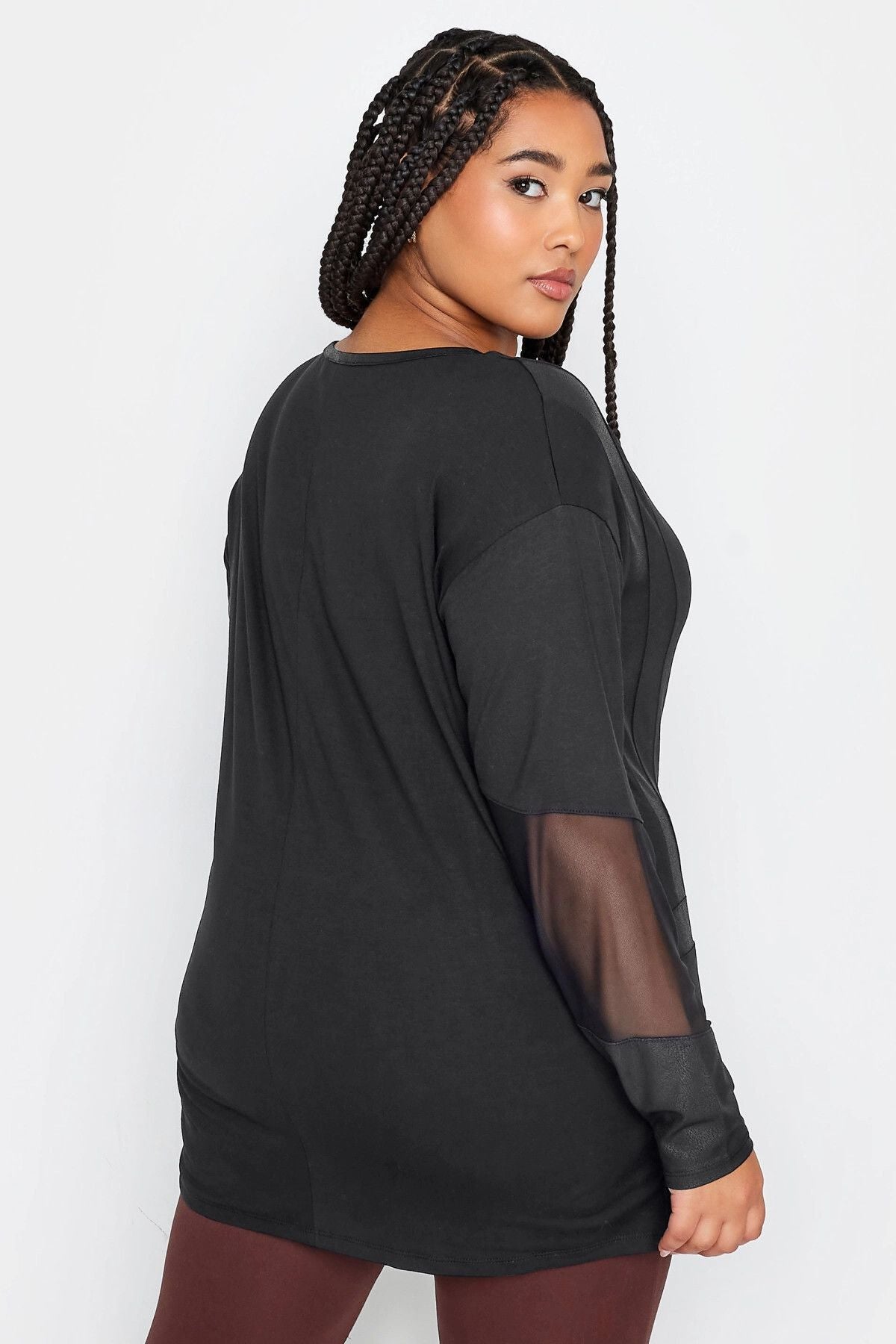 Büyük Beden Suni Deri Detaylı File Kol Yırtmaçlı Bluz 302671