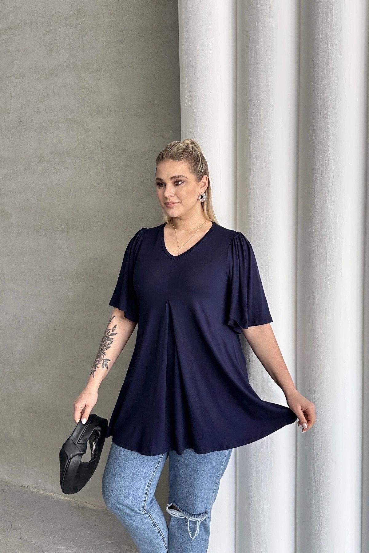 Büyük Beden V Yaka Desensiz Asimetrik Kesim Likralı Bluz MDL-6